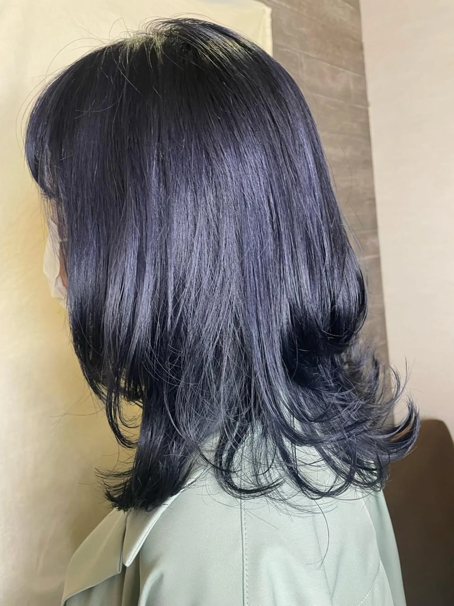 ミディアム カラー 黒髪 ブルーカラー ブルーブラック Spin hair 檜垣菜愛のヘアスタイル