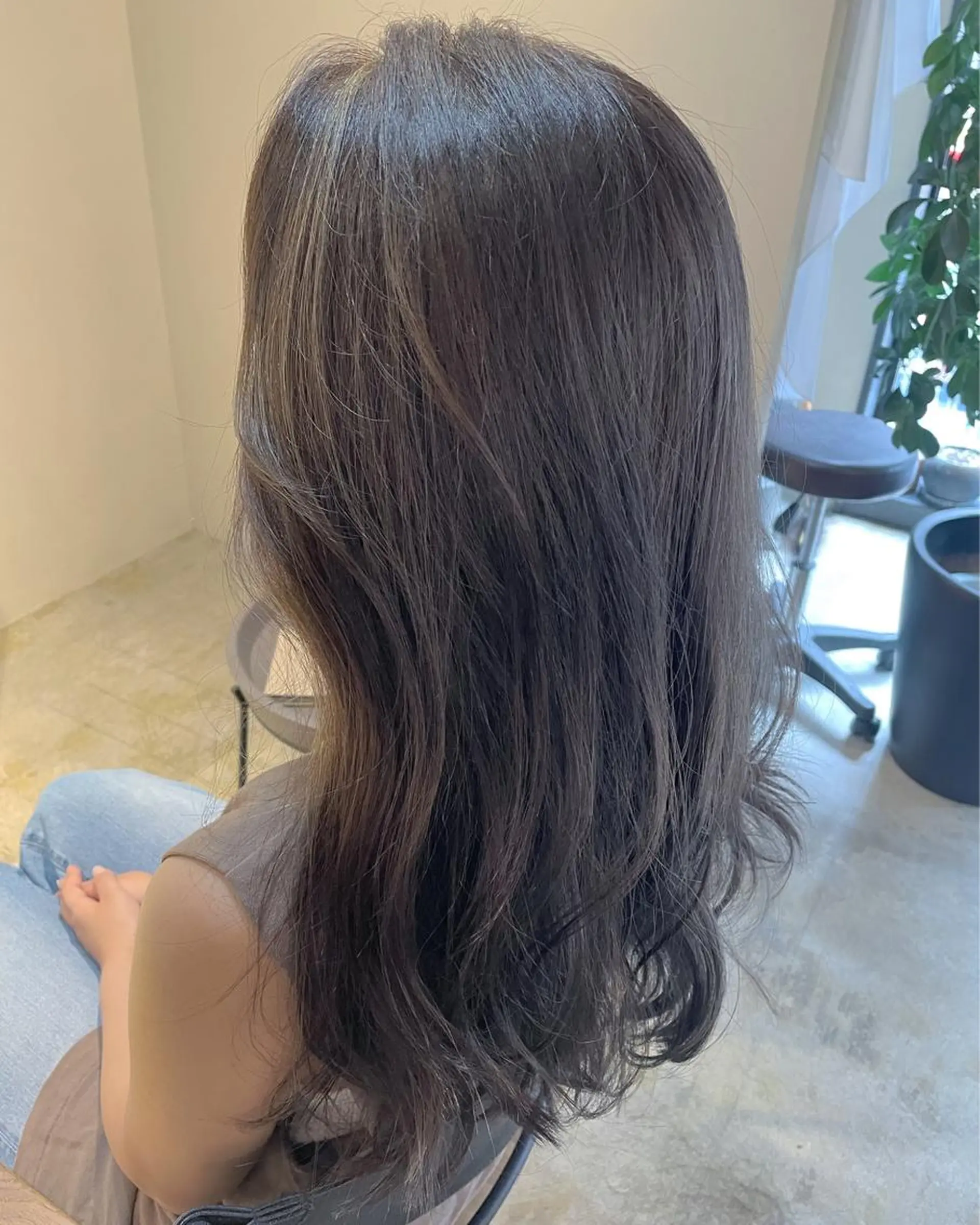 ロング カラー ベージュカラー ブリーチ ケアブリーチ ケアカラー 透明感カラー Ｒ HAIR SALON所属・RHAIRSALON 西山梓のヘアスタイル