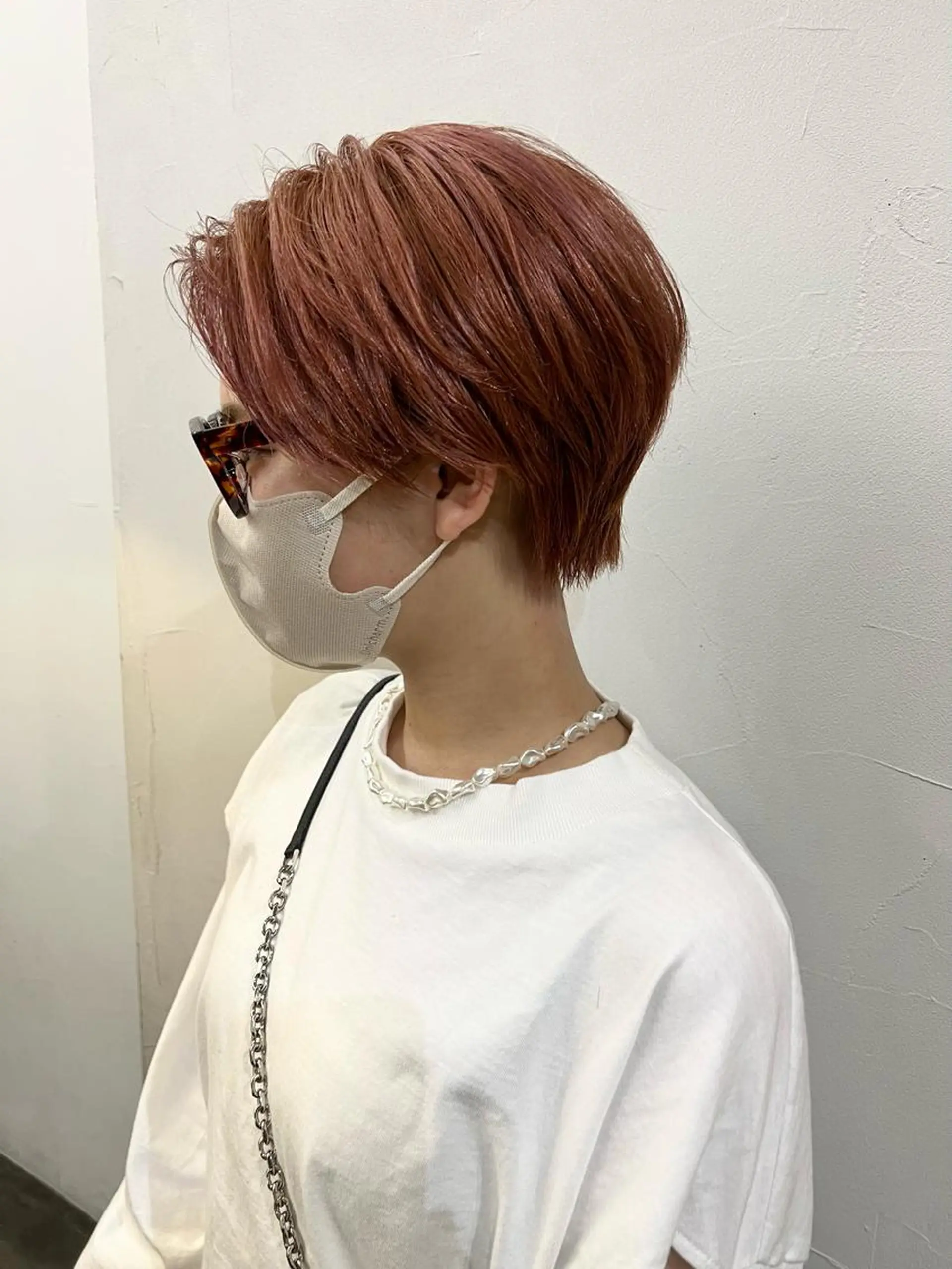 ショート カラー ハンサムショート ベージュカラー ブリーチ ピンクカラー ピンクベージュ カット ヘアカラー 千葉 郁也のヘアスタイル