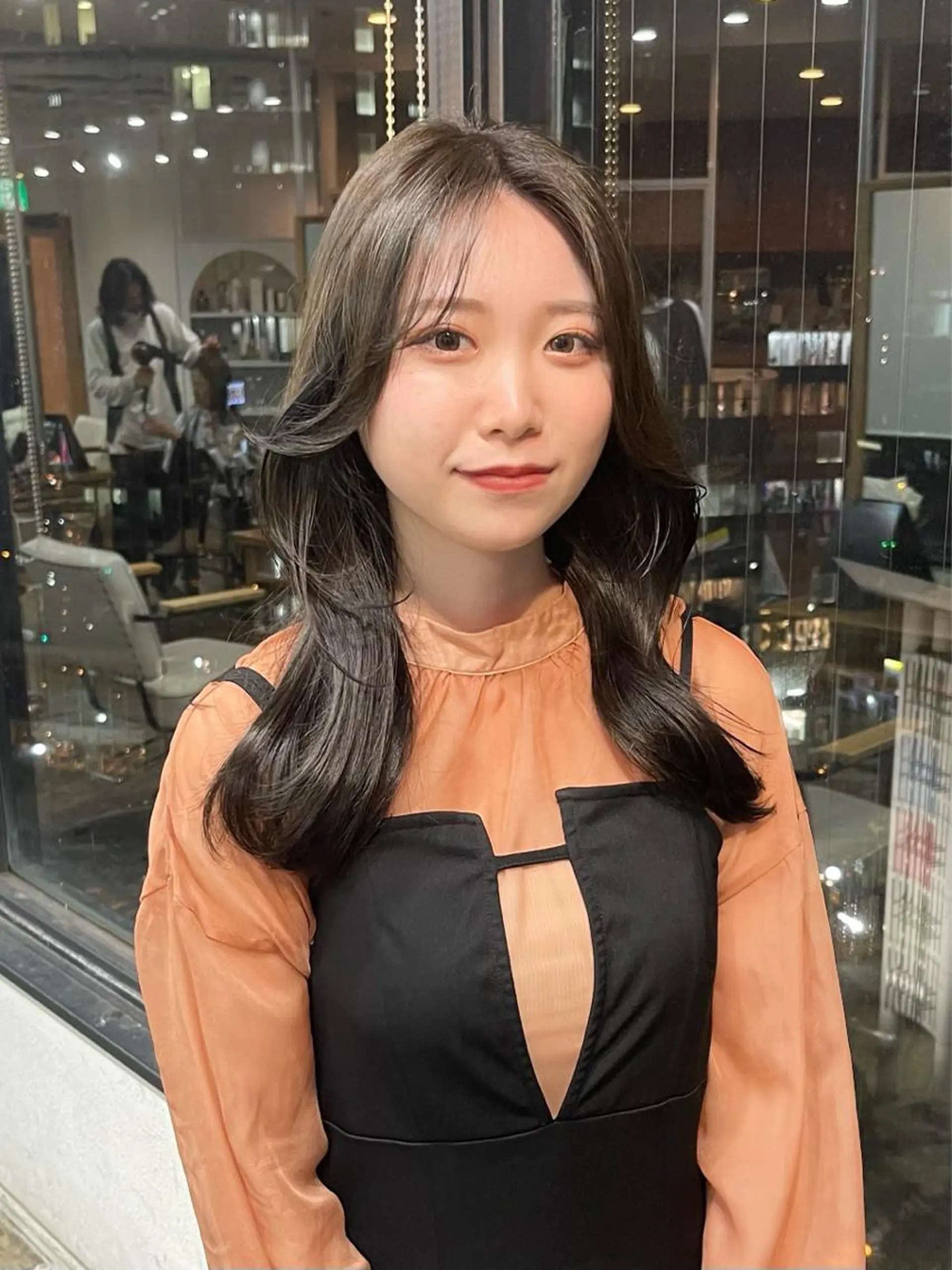 ロング カラー ブリーチ 透明感カラー グレージュ ブリーチなしカラー キダアヤカ/ 梅田/ベージュカラーのヘアスタイル