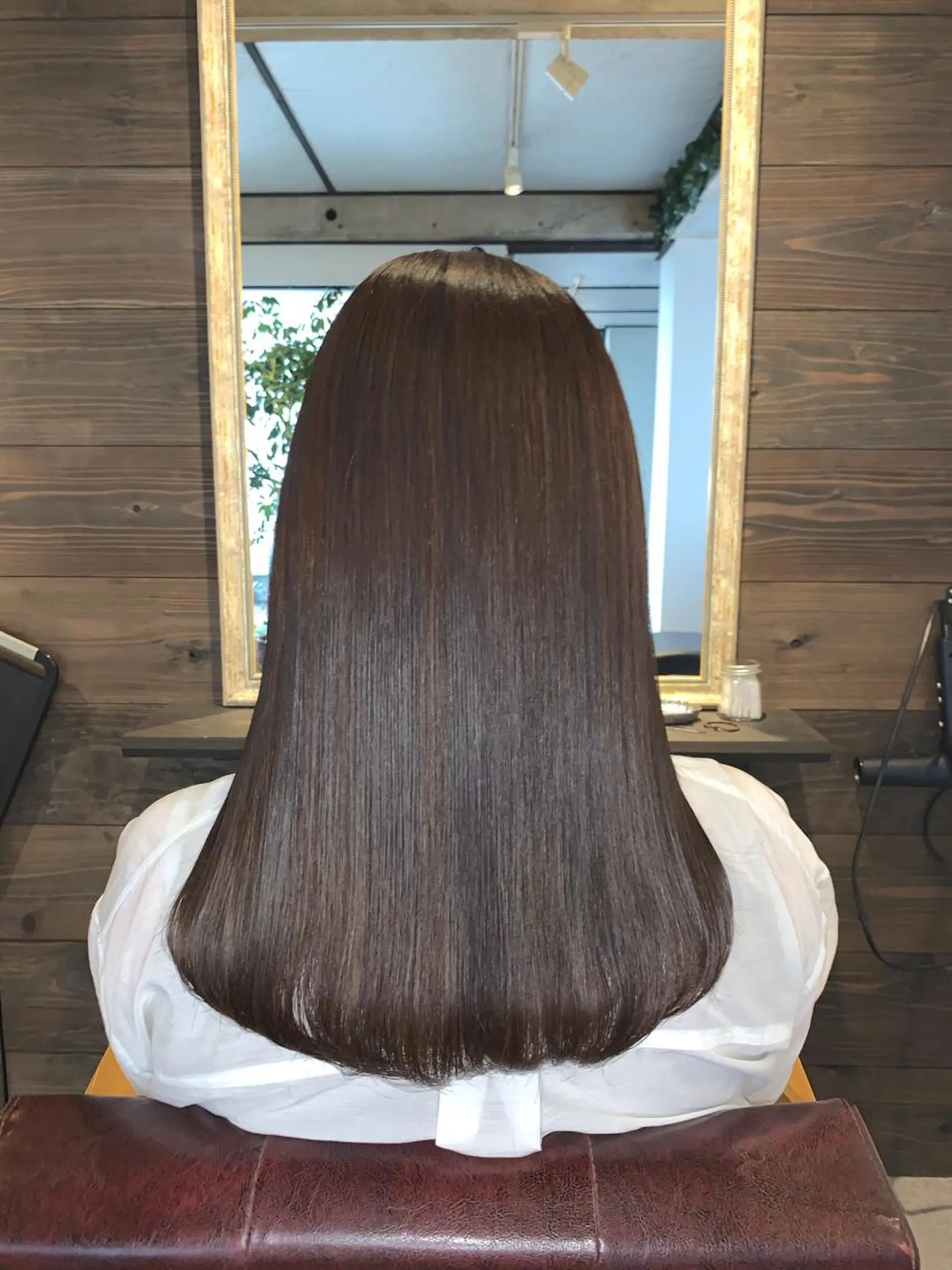 セミロング パーマ セミロングパーマ ラベンダーベージュ くびれヘア 外国人風カラー ハイライト カット 縮毛矯正 トリートメント 隠れ家美容室 RAW TOKYO 【公式】のヘアスタイル