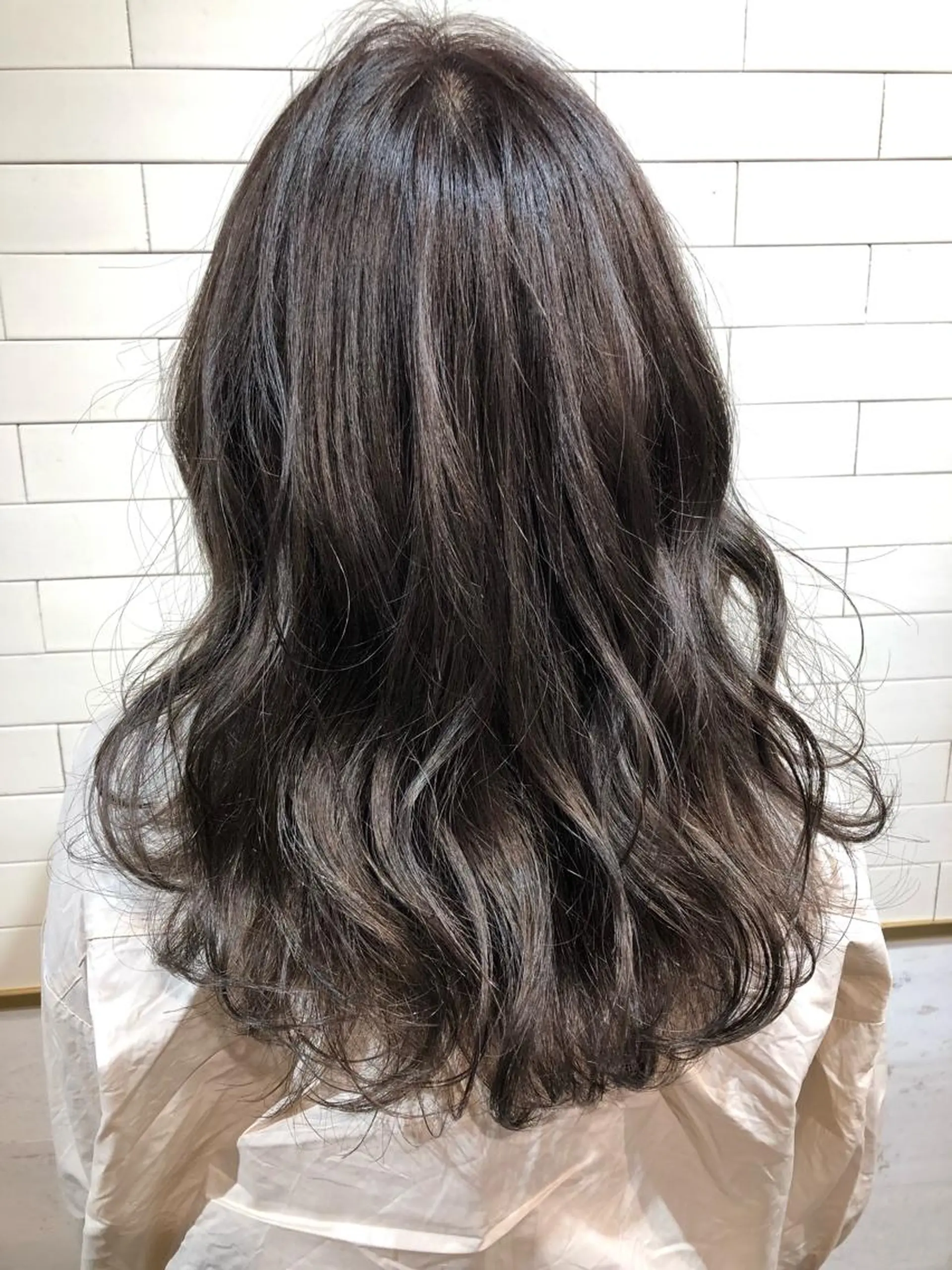 セミロング カラー 🤍髪質改善➕透明感 カラー🤍川上葵のヘアスタイル