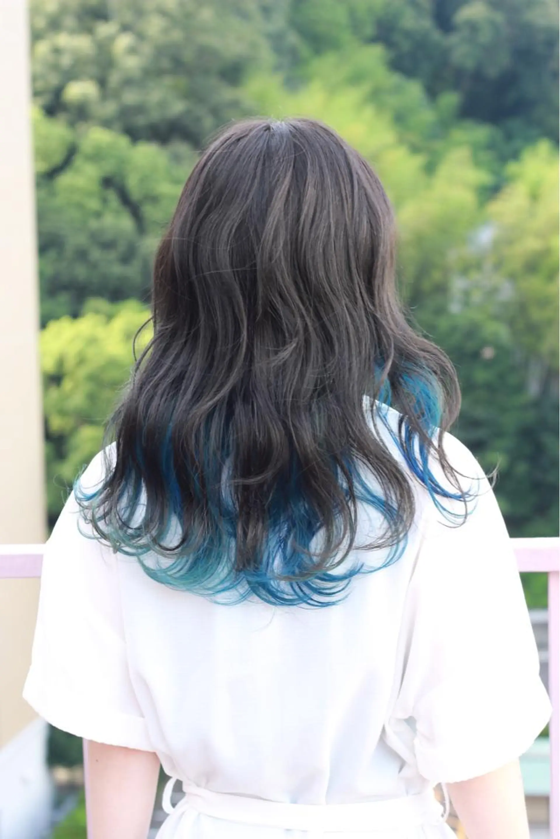 セミロング カラー ブリーチ ブルーカラー インナーカラー ヘアカラー Viage （ビアージュ）のヘアスタイル