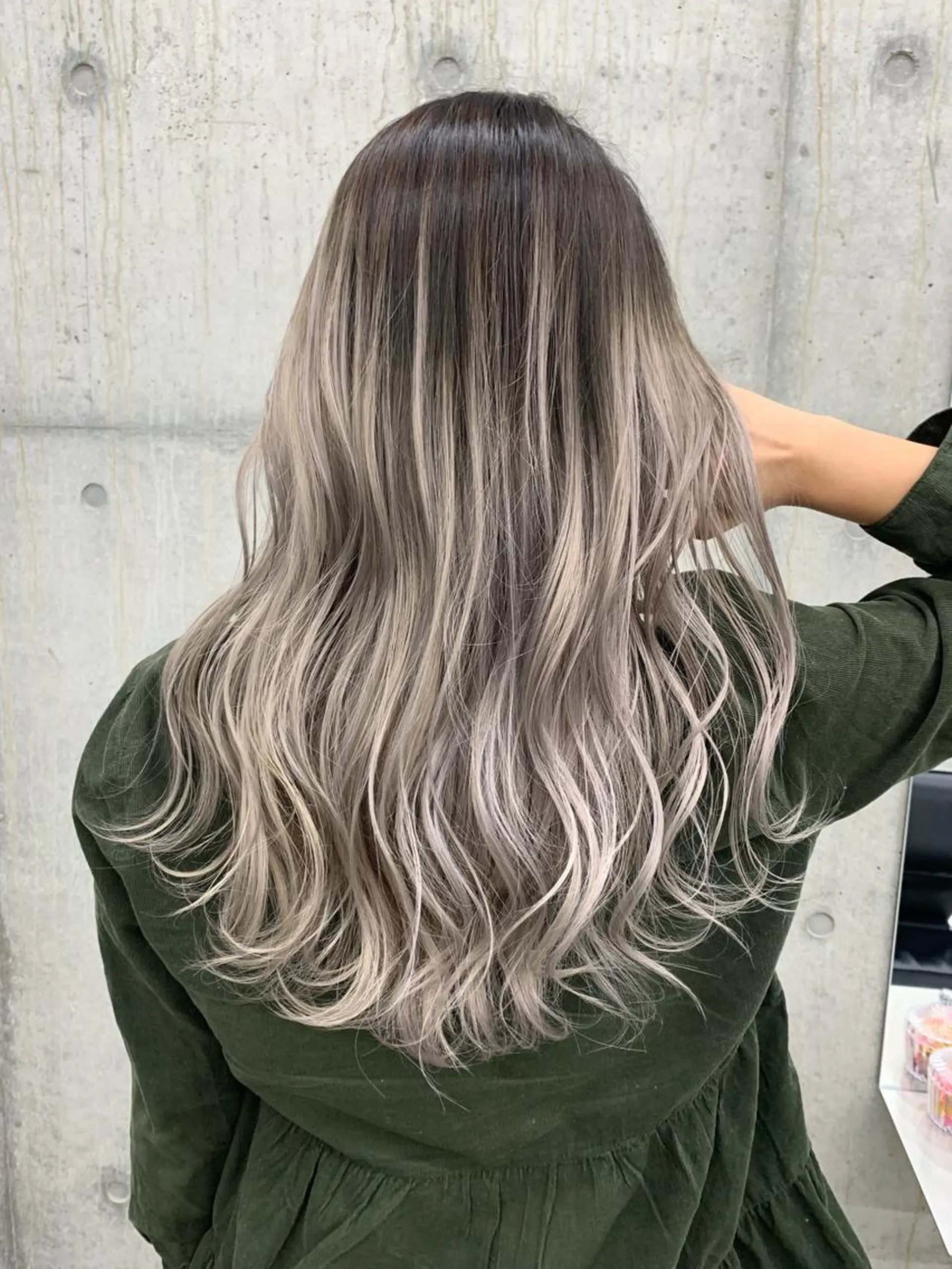 ロング LINOET名古屋所属・ダブルカラー🩶上村 純妃🩶名駅徒歩5分のヘアスタイル