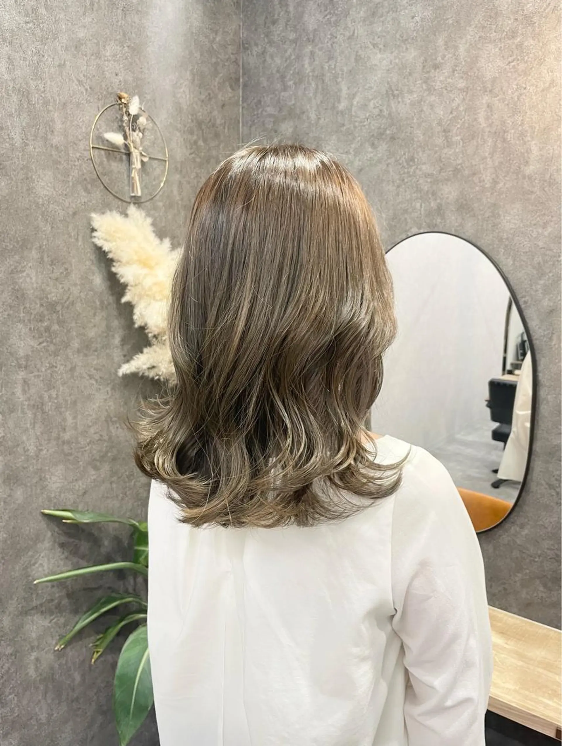 ミディアム カラー ベージュカラー オリーブベージュ いなみね はるきのヘアスタイル