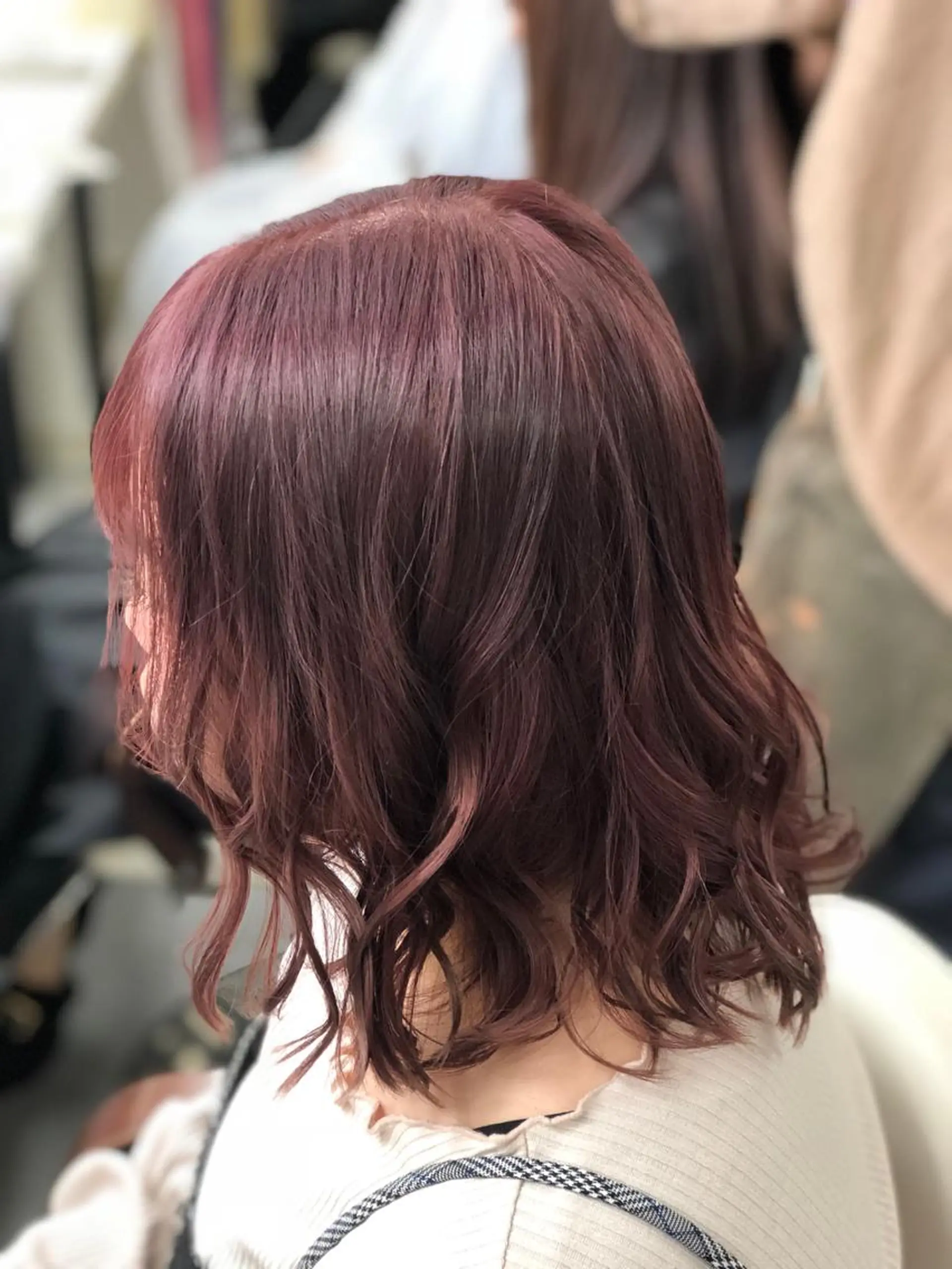 ミディアム カラー ヘアアレンジ ブラウンカラー ピンクカラー ピンクブラウン 枝毛カット＆髪質改善 満足NO.1岡しゃんのヘアスタイル