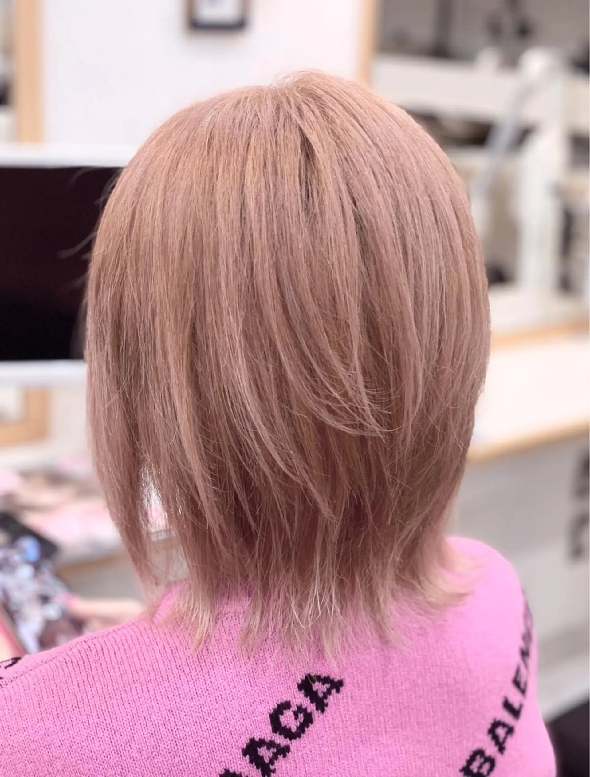 ショート カラー ベージュカラー ブリーチ ピンクカラー ピンクベージュ カット ヘアカラー トリートメント 平尾 拓也のヘアスタイル