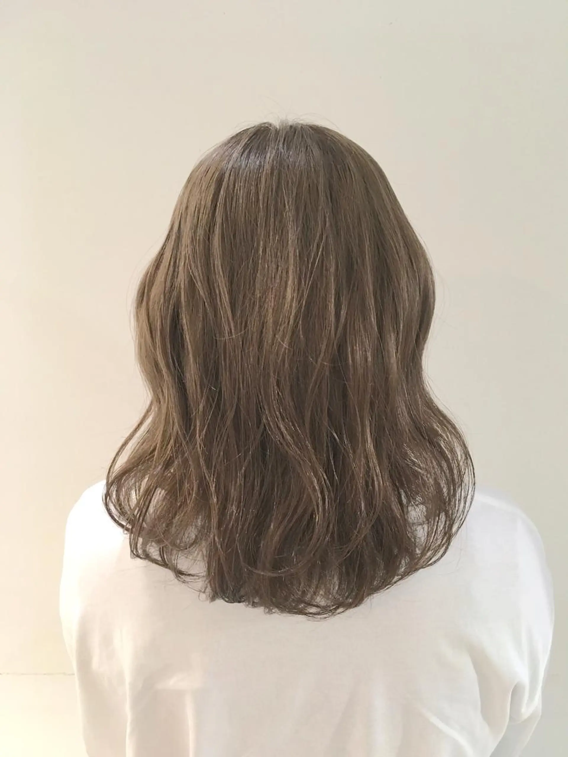 ミディアム カラー ベージュカラー フォギーベージュ ヘアカラー トリートメント ヘアセット go today shaire salon 本店所属・yoshi ☆のヘアスタイル