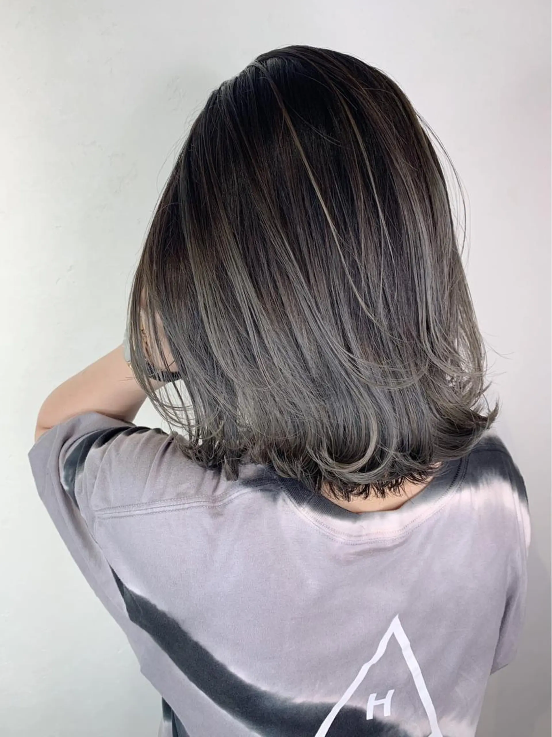 ミディアム カラー カット ヘアカラー トリートメント _WHITE 天神店のヘアスタイル