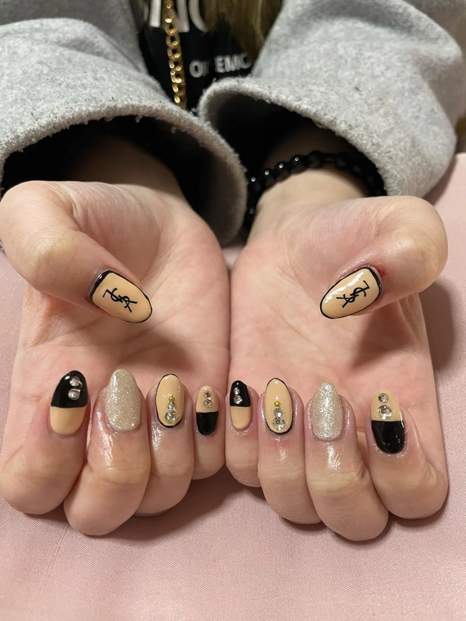 ネイル ハンドネイル フットネイル nailsalon momoのネイルデザイン