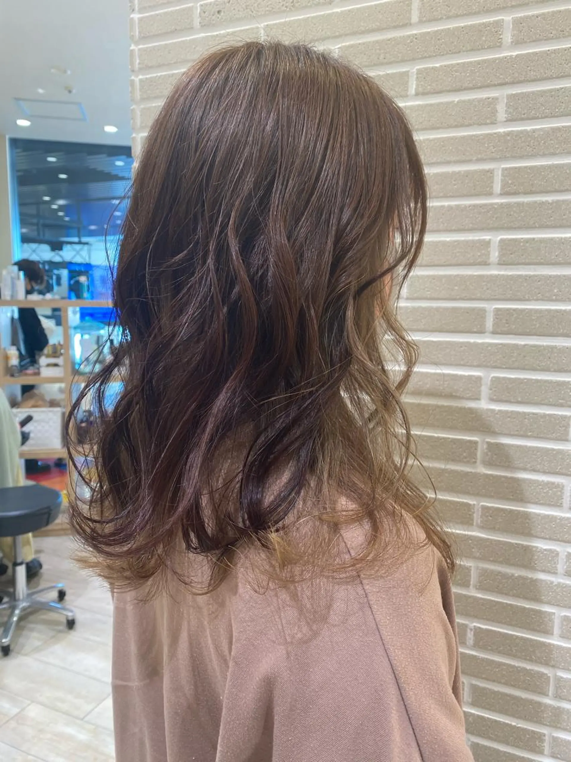 セミロング カラー ヘアカラー 植田 菜月のヘアスタイル