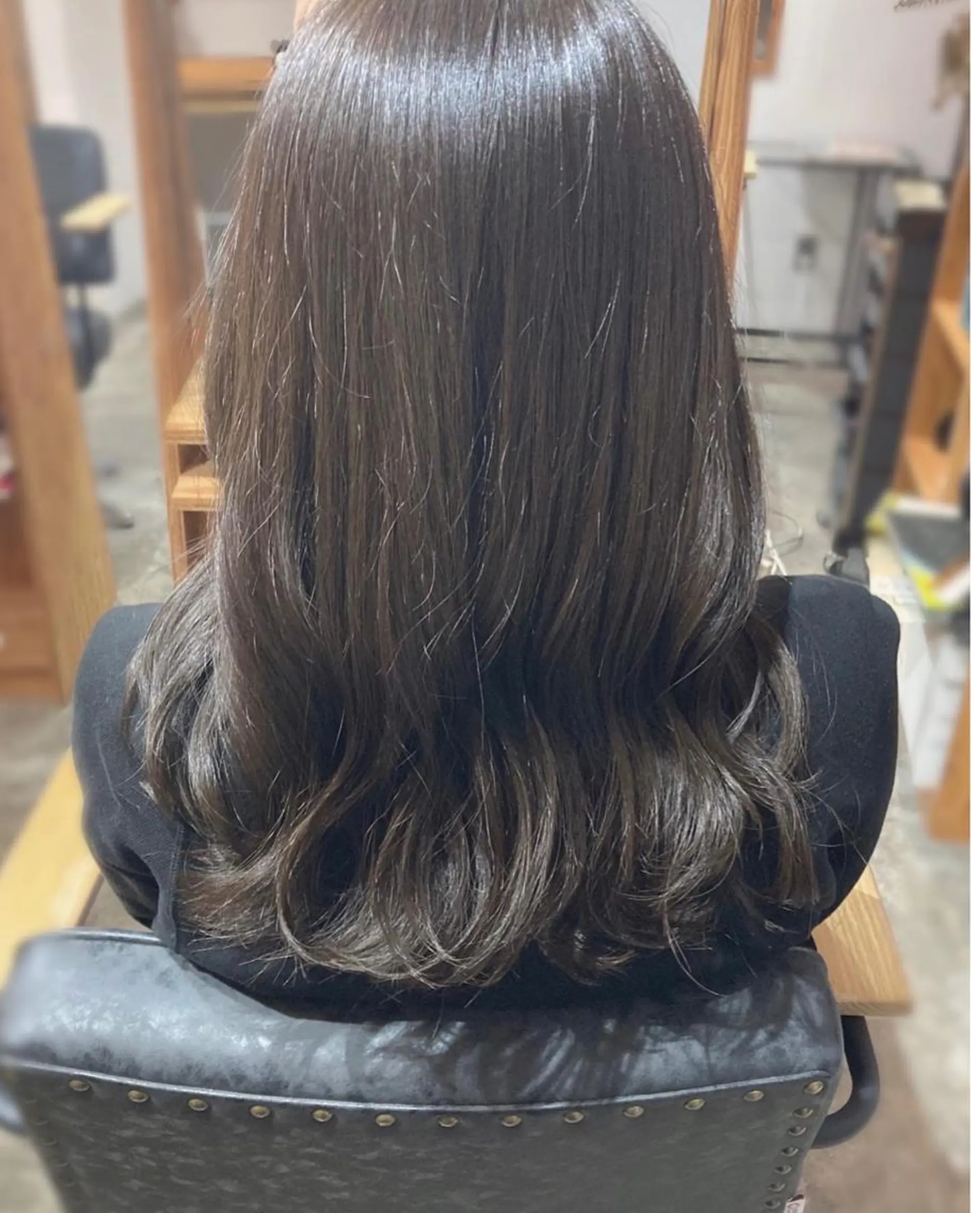 セミロング ラベンダーブラウン roka ノゾミのヘアスタイル