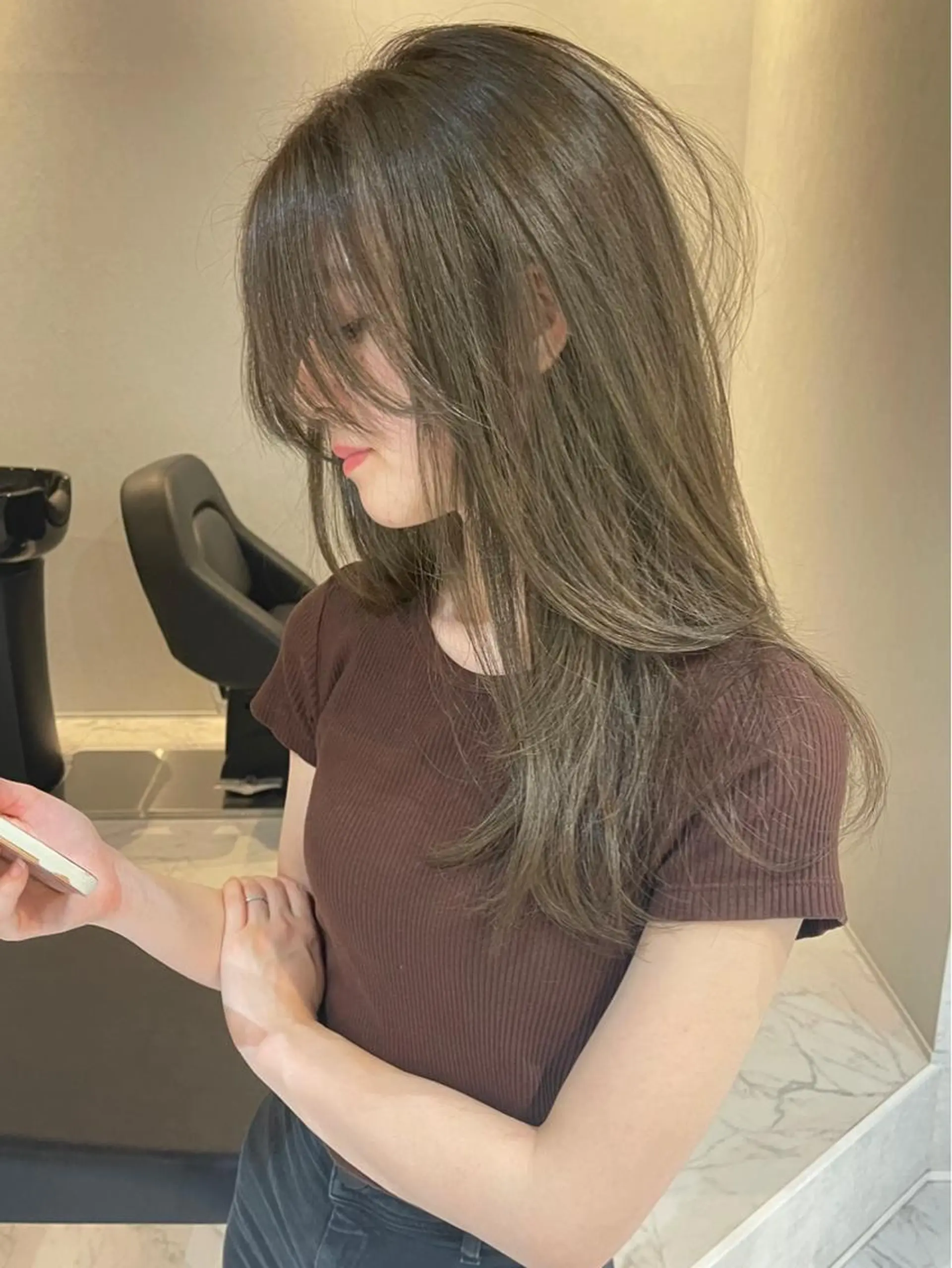 セミロング カラー ヘアアレンジ バレイヤージュ デザインカラー ハイライトカラー 外国人風カラー ハイライト カット ヘアカラー トリートメント アンドウ ユウ/ レイヤーカット/韓国のヘアスタイル