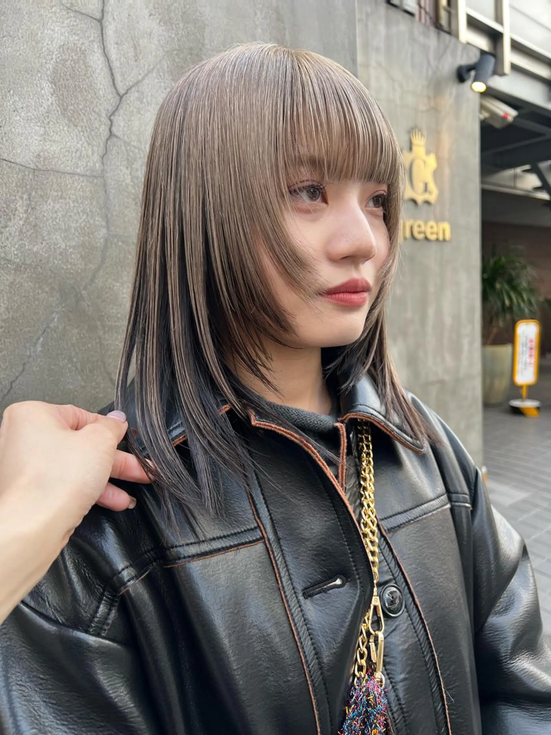 セミロング カラー カット ヘアカラー haco＋所属・圧倒的デザイン力 店長🎨RENAのヘアスタイル