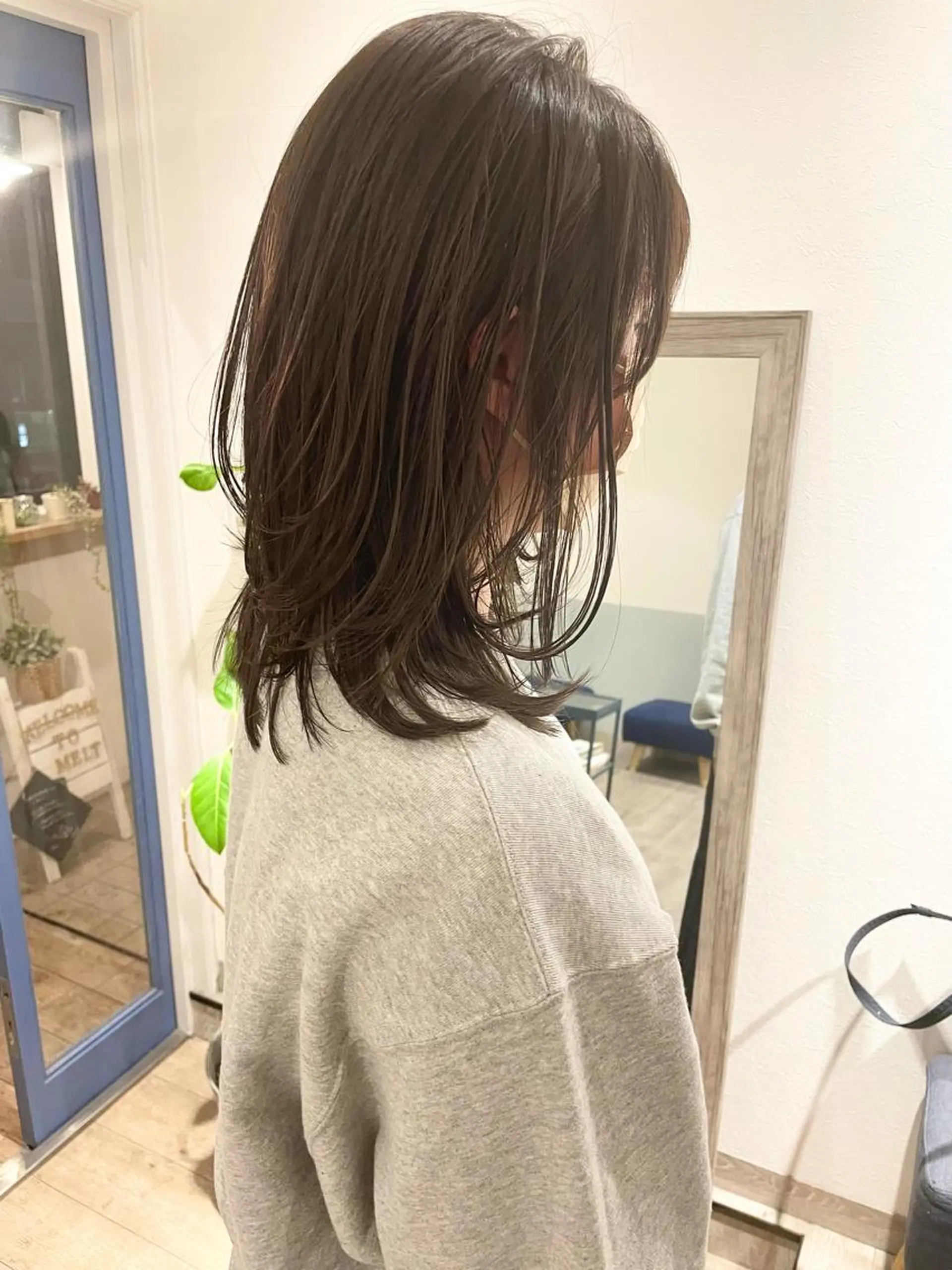 ミディアム カラー 切りっぱなしボブ ミディアムパーマ ベージュカラー ブリーチ ブラウンカラー 🩰オリーブ/ ベージュ松本咲花🩰のヘアスタイル