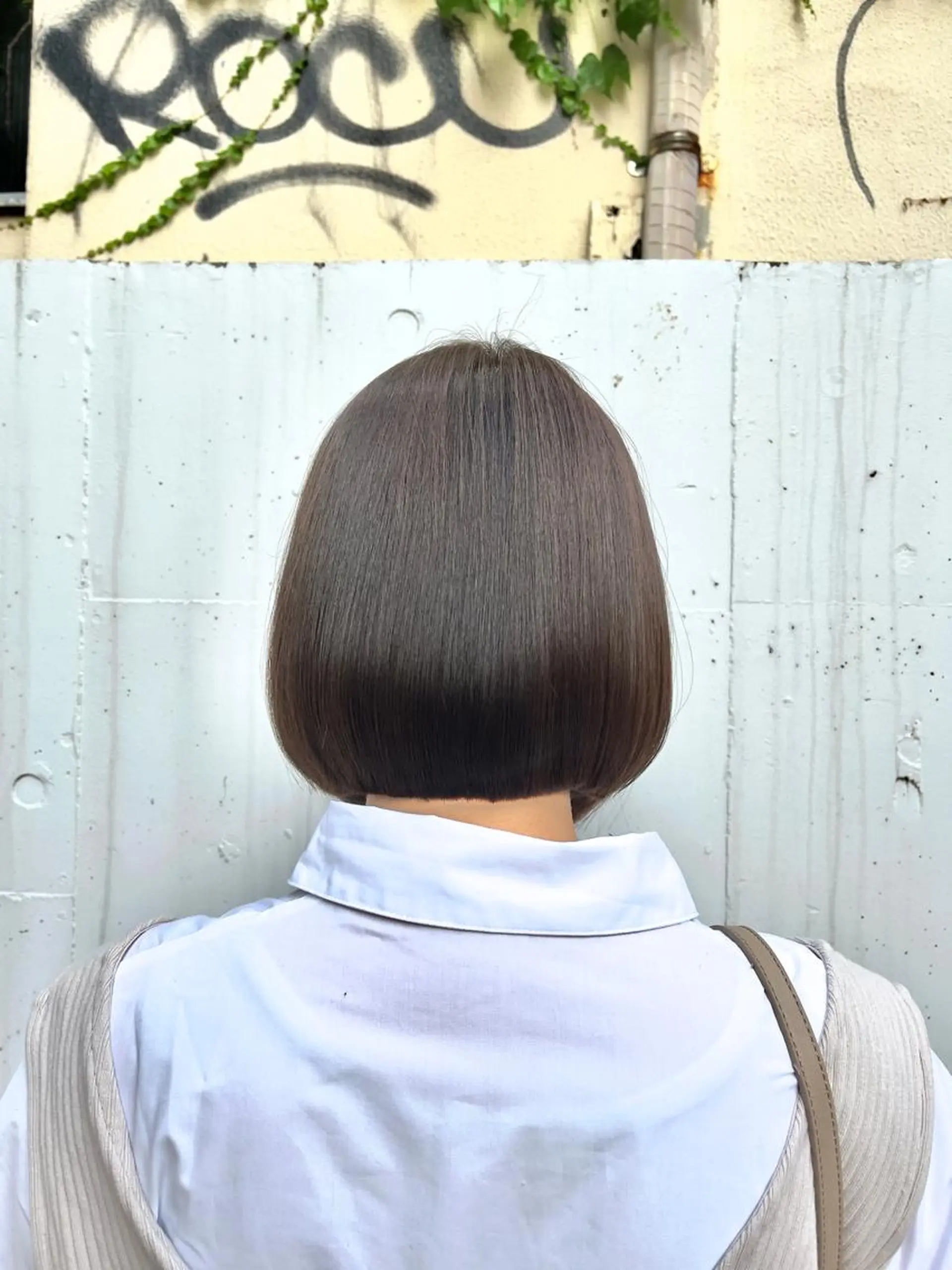 ミディアム カラー ボブ 泉 堅也のヘアスタイル