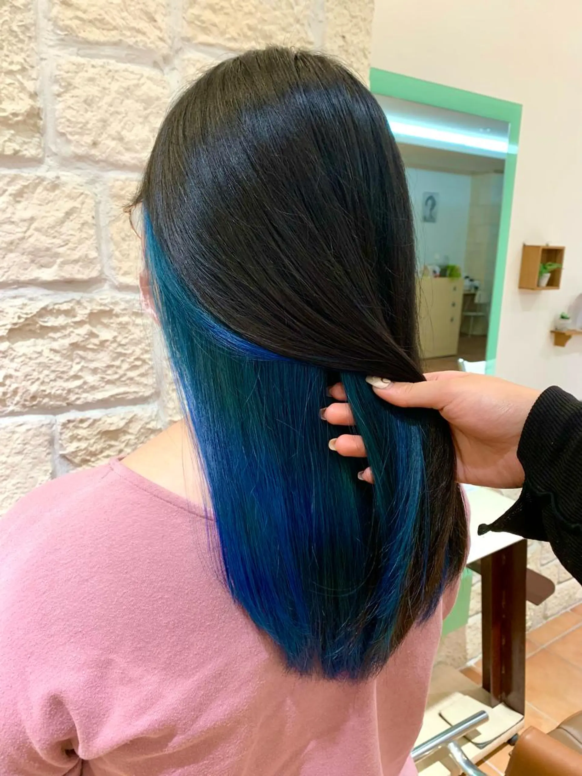 セミロング カラー Lamp 柏 山口 か乃 ブリーチカラーのヘアスタイル