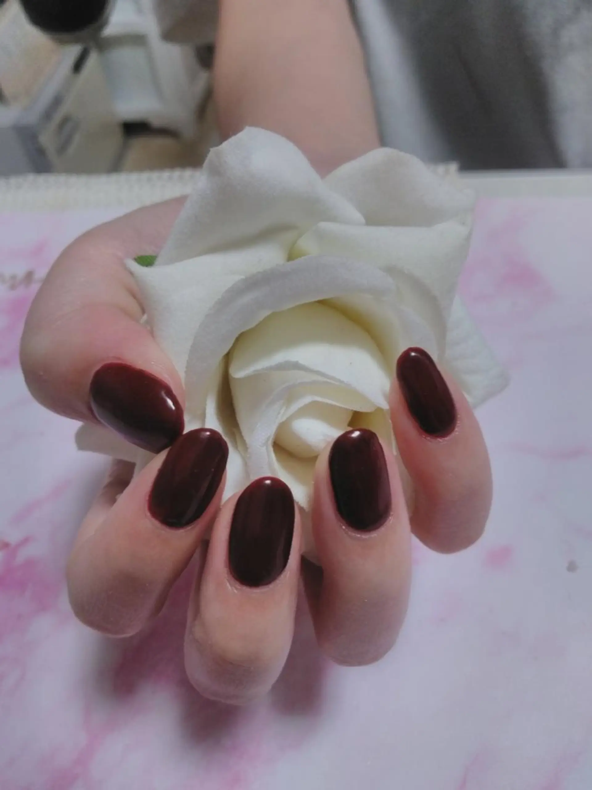 ネイル ボルドー ワンカラーネイル エステとネイル ローズコンフォートのネイルデザイン
