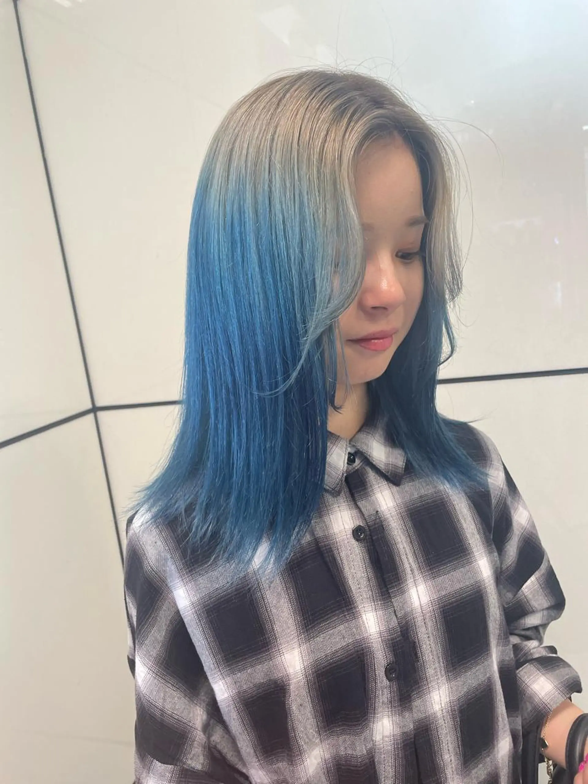 セミロング カラー セミロングパーマ ハイトーンカラー 学生 ヘアカラー メンズ/艶髪/カラー サクラ🌸のヘアスタイル