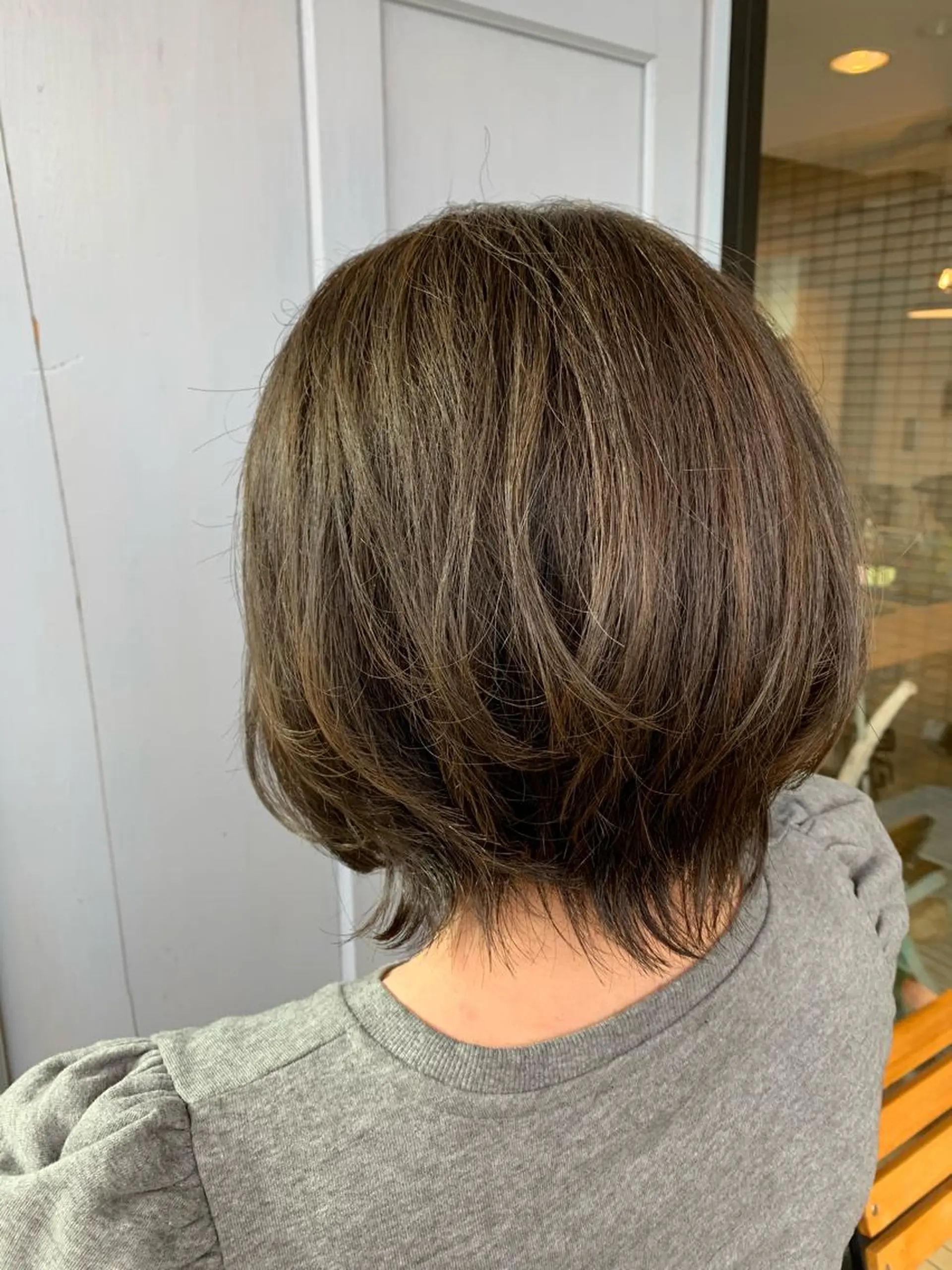 ショート カラー グレージュ ツキダテ ユイのヘアスタイル