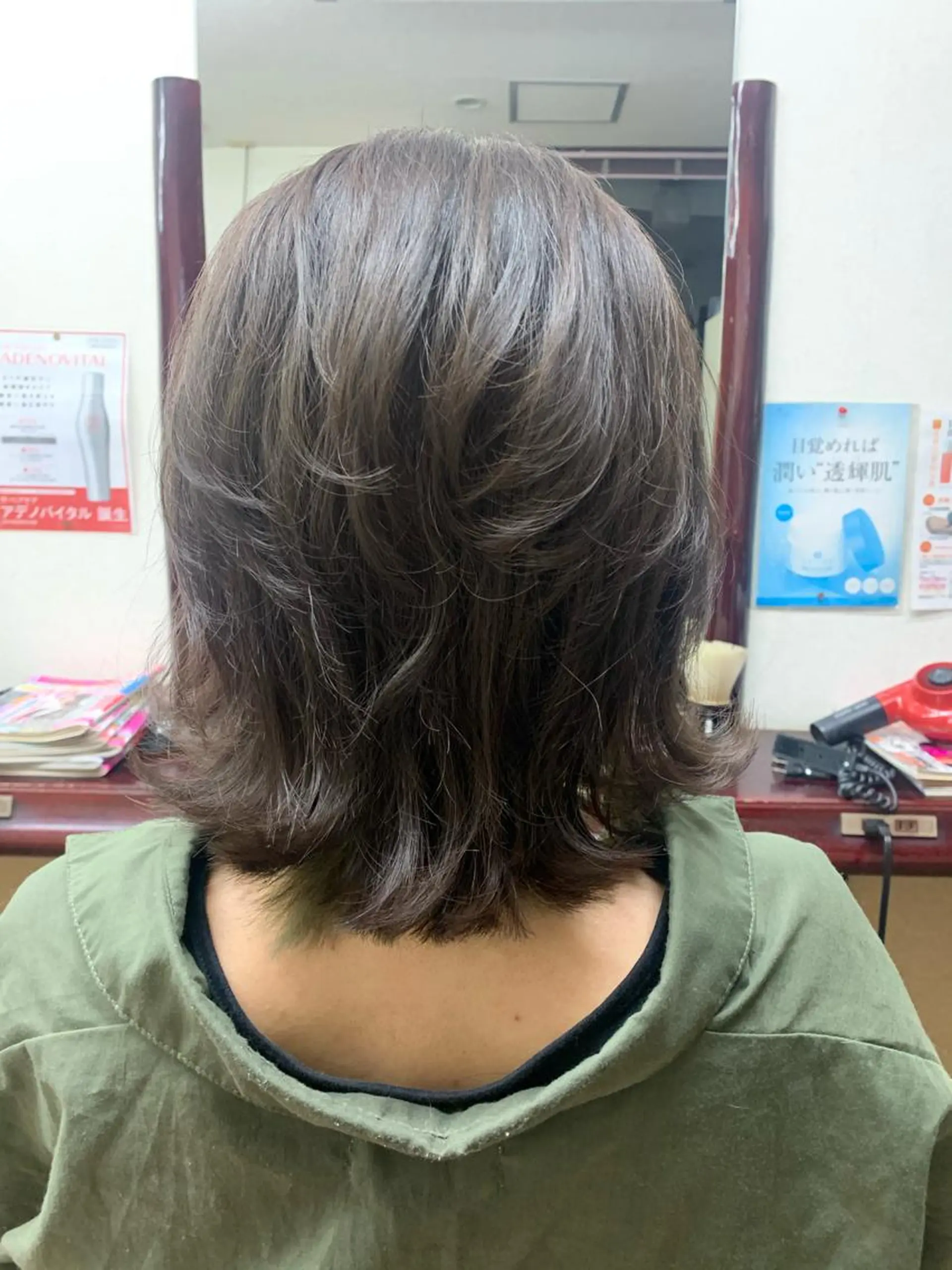 ミディアム カラー ハイレイヤー レイヤーカット 外ハネヘア 後藤 弓佳のヘアスタイル