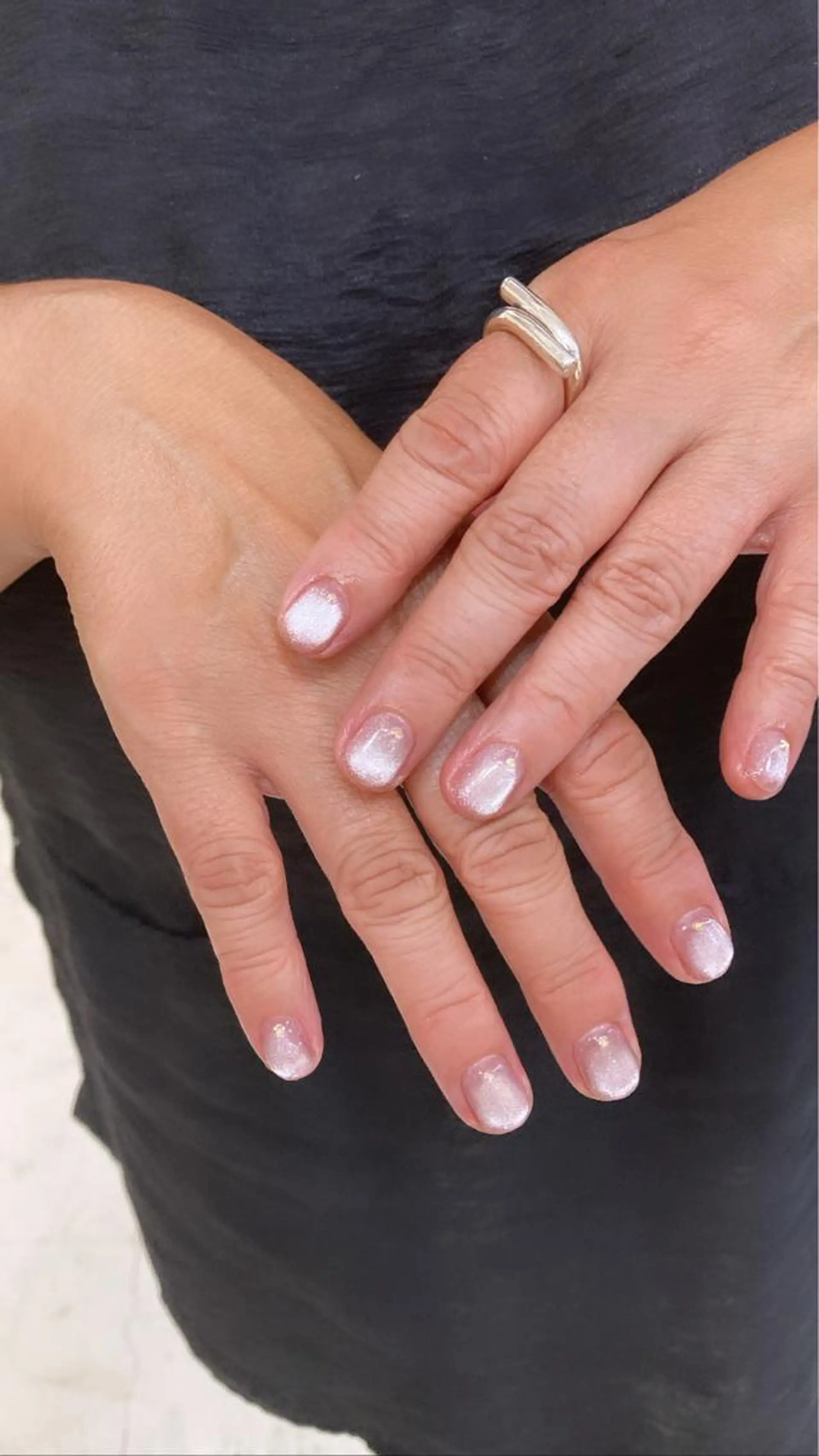 ネイル nailsalon　hue所属・小山 羽奈のネイルデザイン