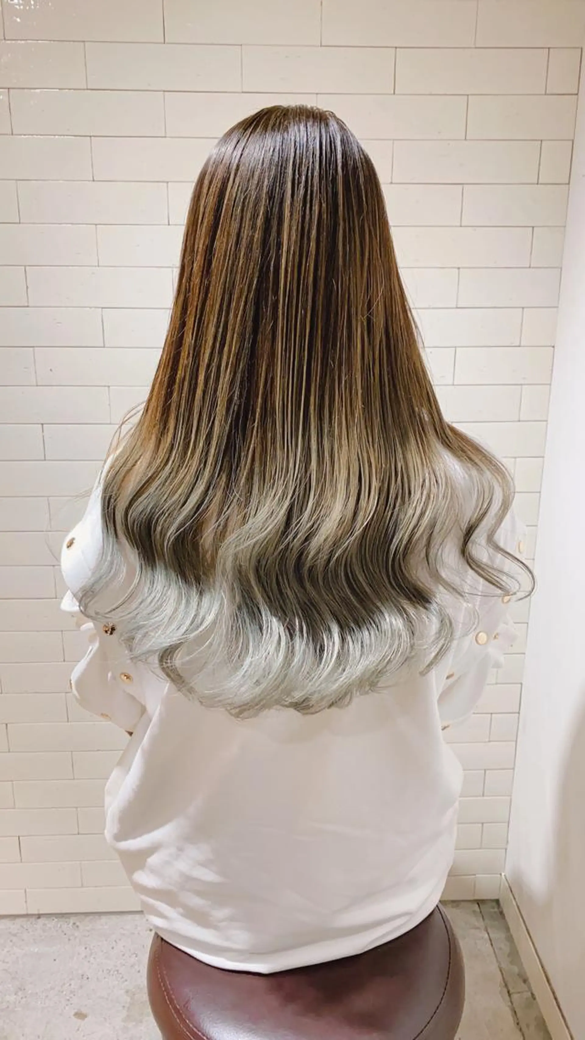 セミロング ショートボブ アッシュ ボブ 外国人風カラー ハイライト メンズツイスパ ショートフクヤマシンのヘアスタイル