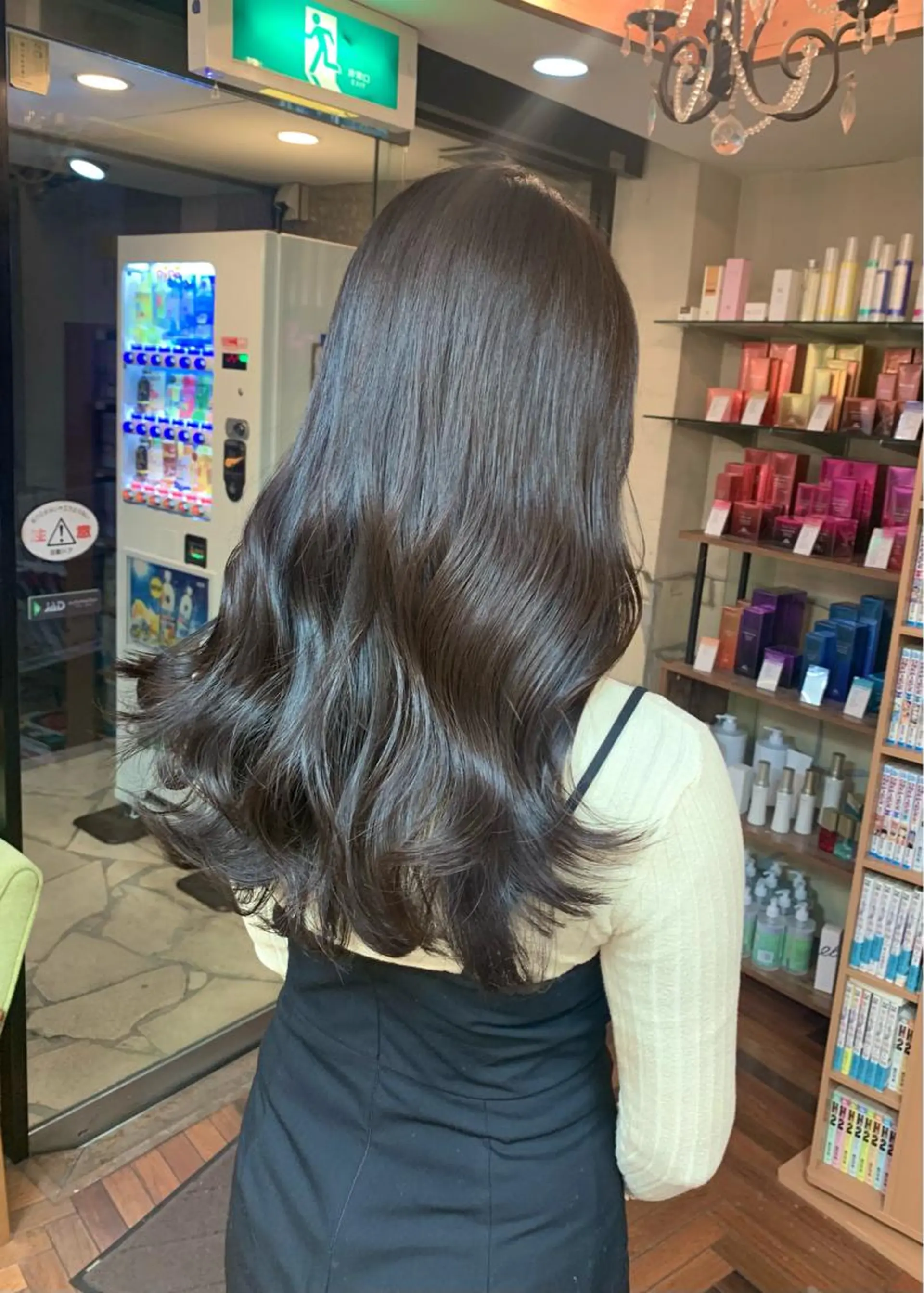 ロング カラー ベージュカラー オリーブベージュ レイヤーカット LUMO所属・矢野 晃平のヘアスタイル