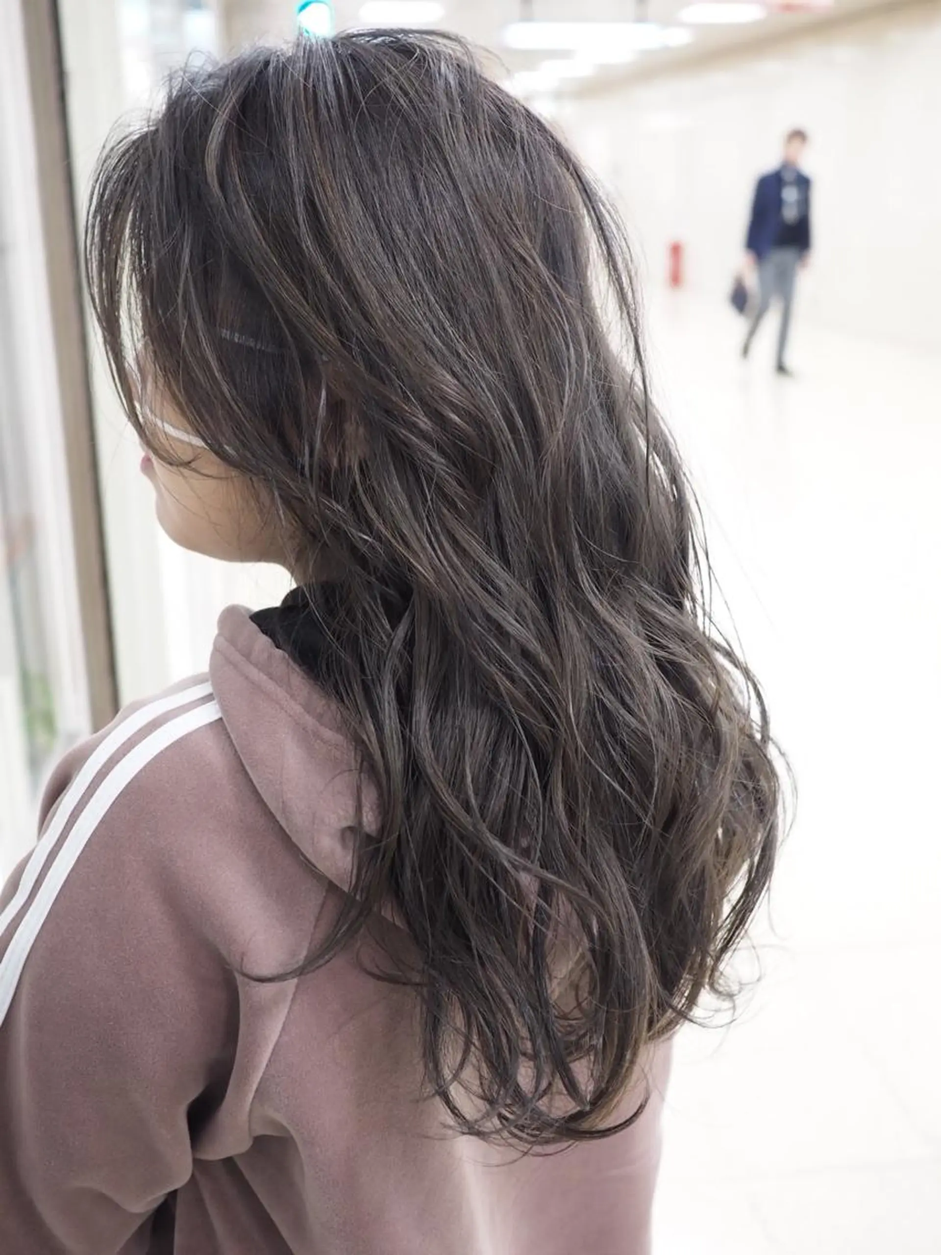 ロング カラー カット ヘアカラー トリートメント 菅村 勇亮のヘアスタイル