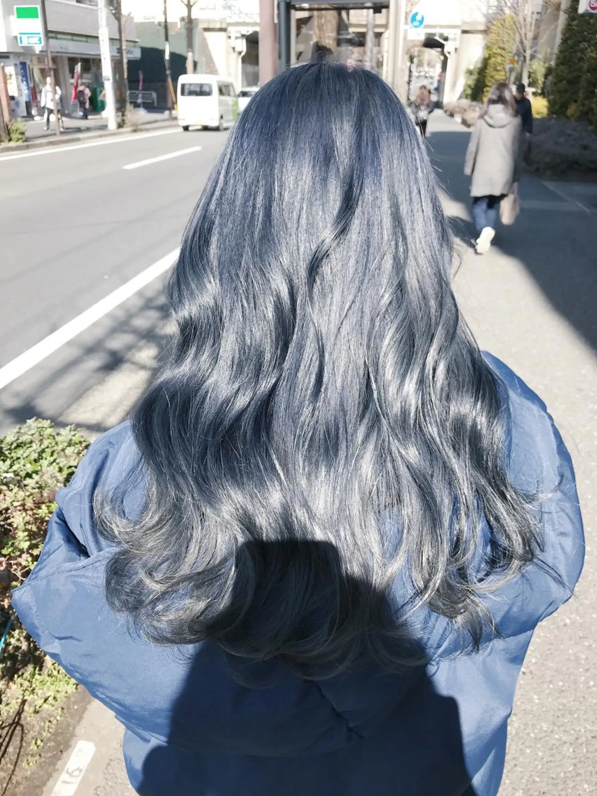 ロング カラー ブリーチ ブルーカラー ブルーグレー MUNi恵比寿 モデル募集中♪のヘアスタイル