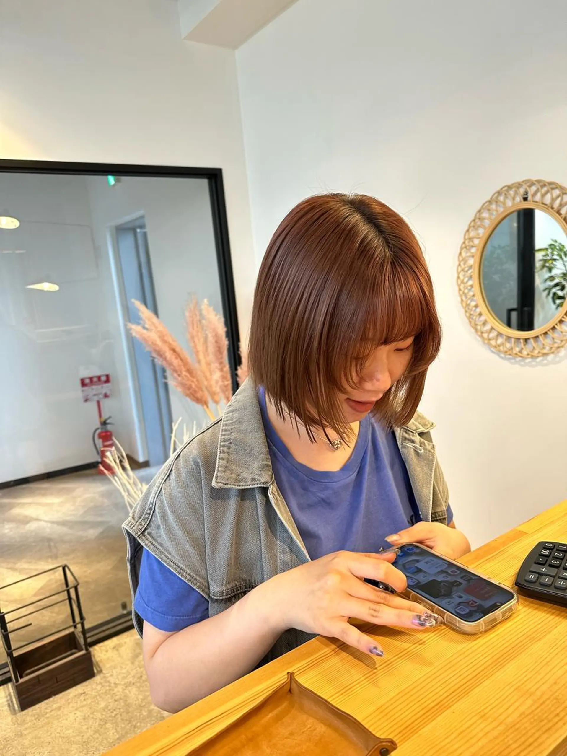 ミディアム カラー ヘアカラー トリートメント yuika .のヘアスタイル