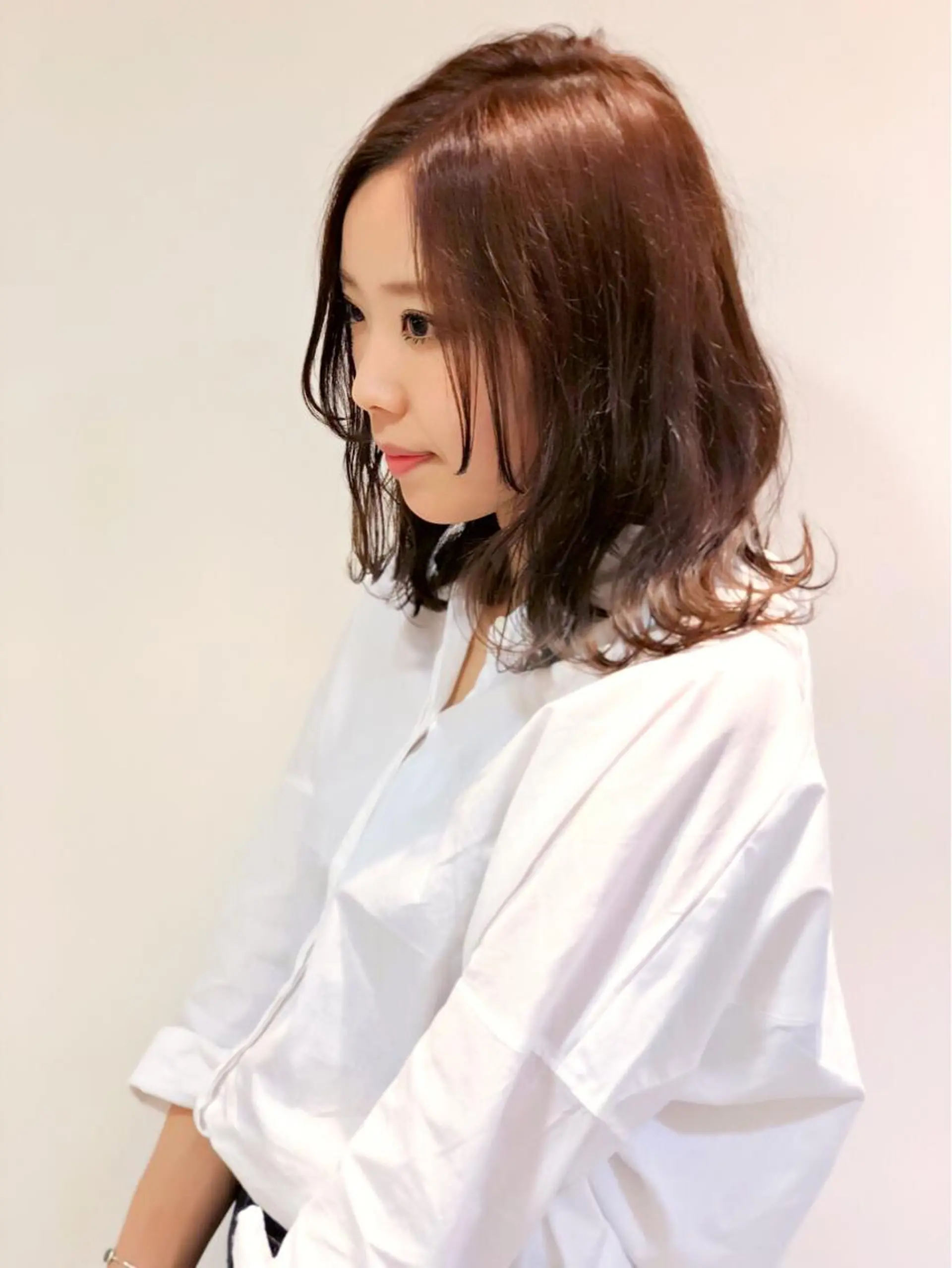 ミディアム カラー ベージュカラー ピンクカラー ピンクベージュ 外ハネヘア ディレクター ノナカのヘアスタイル