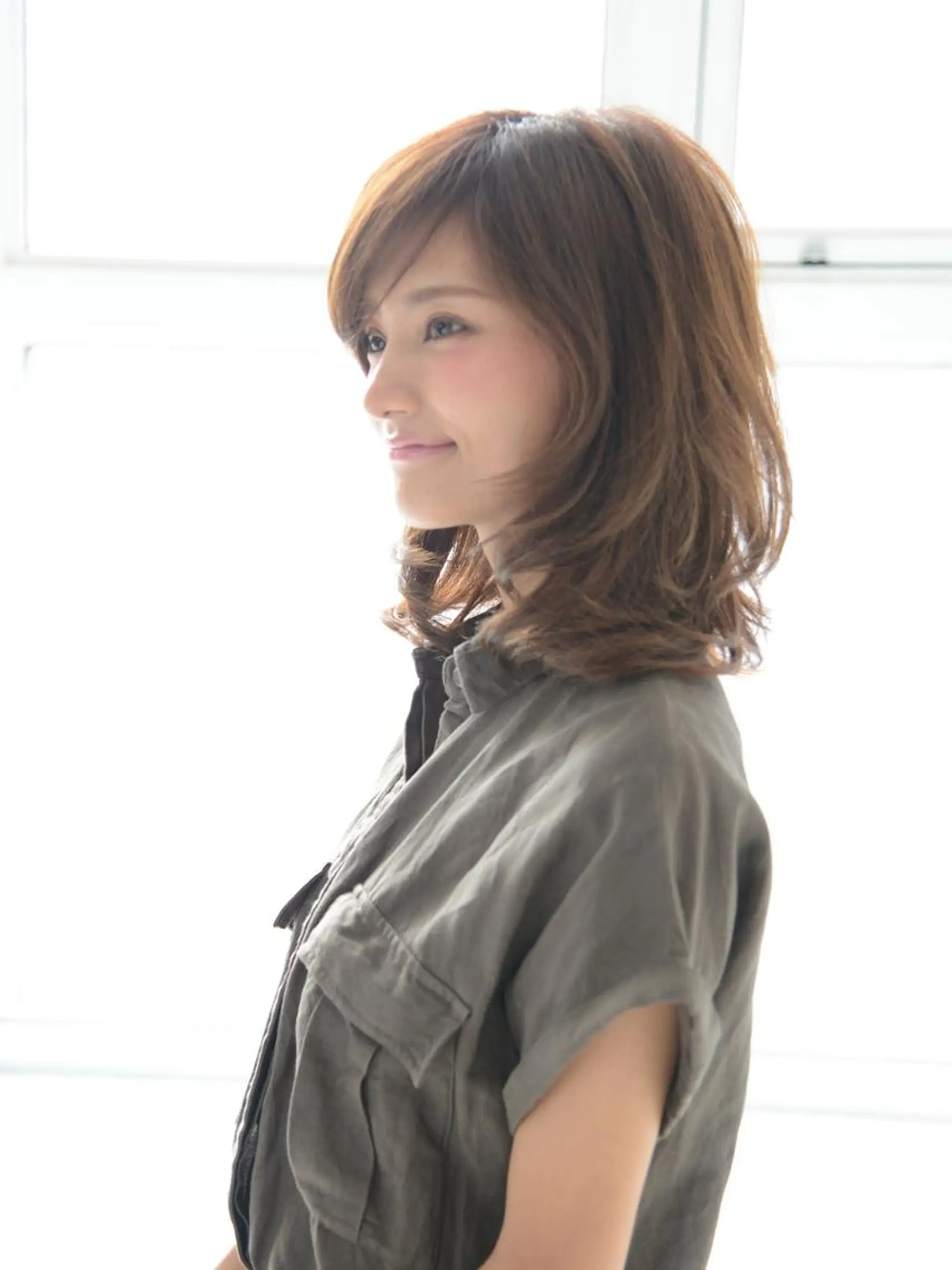 ミディアム セミロング パーマ 黒川 真実のヘアスタイル