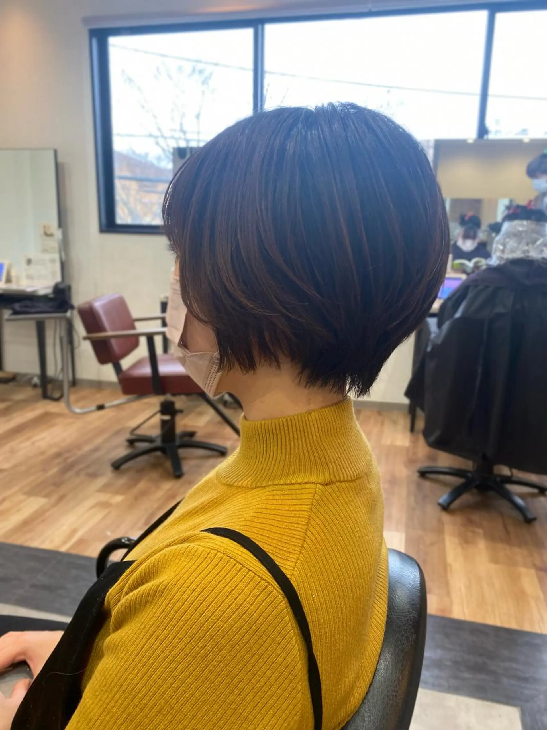 ショート カット 矢部 萌深のヘアスタイル