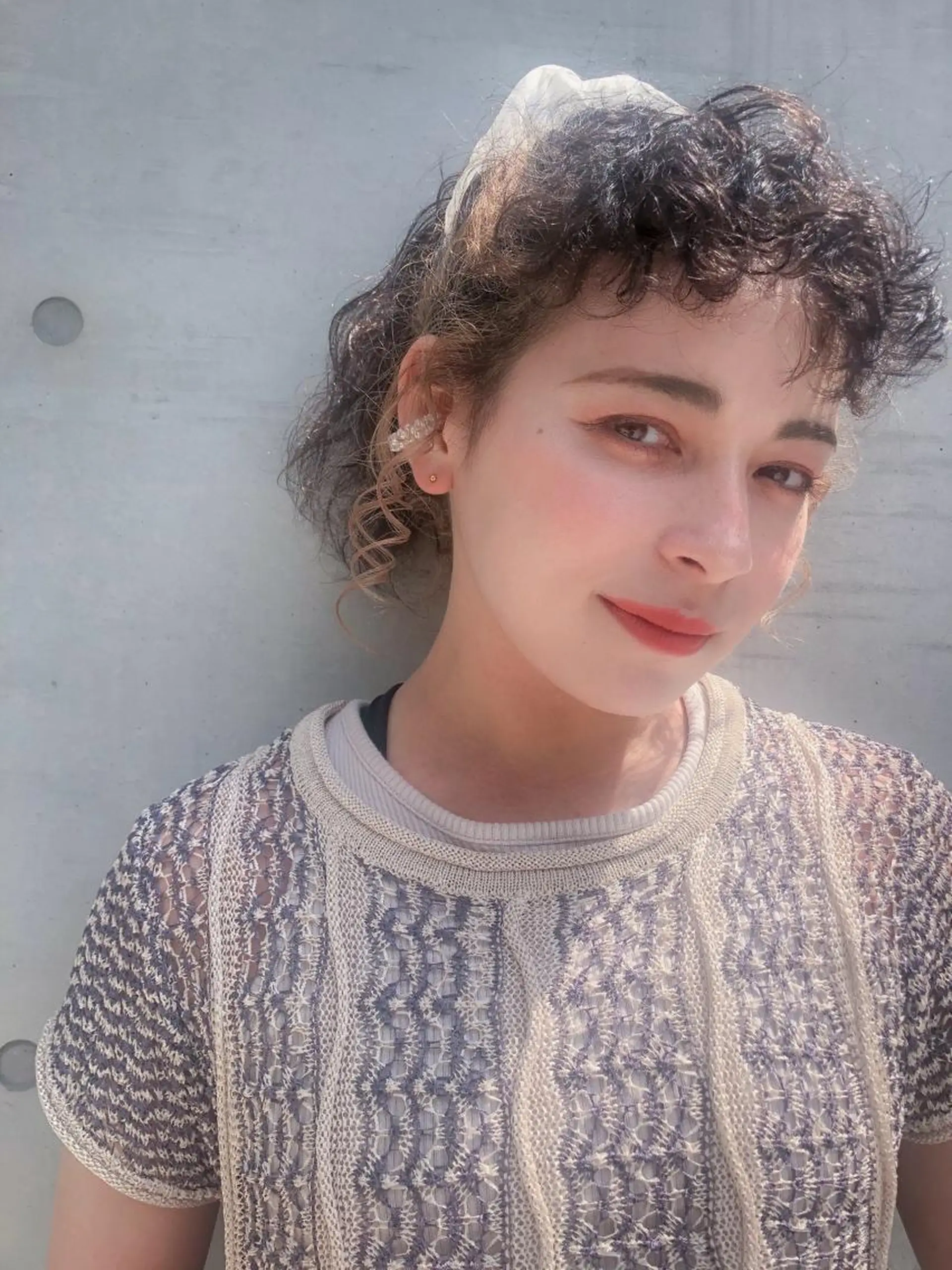 セミロング カラー ヘアアレンジ ハイライトカラー インナーカラー くせ毛 ハイライト rii-🩰 トレンド韓国ヘアのヘアスタイル