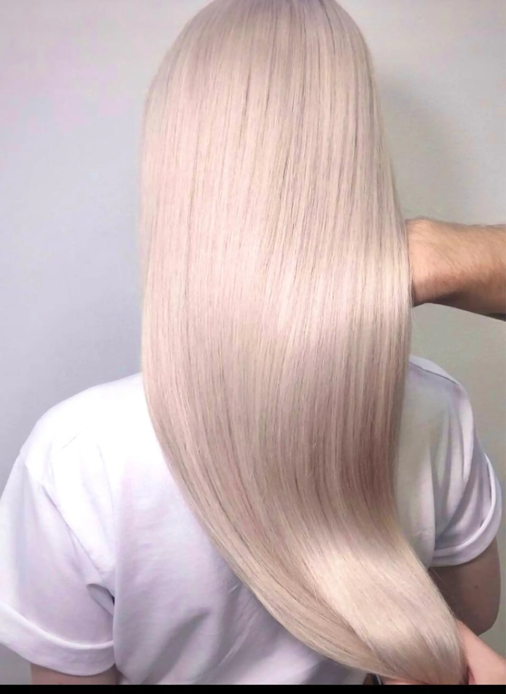 セミロング カラー ベージュカラー ブリーチ ブリーチなしカラー ピンクカラー ヘアカラー トリートメント ケア剤オタク×海外 ヘア長谷川裕起のヘアスタイル