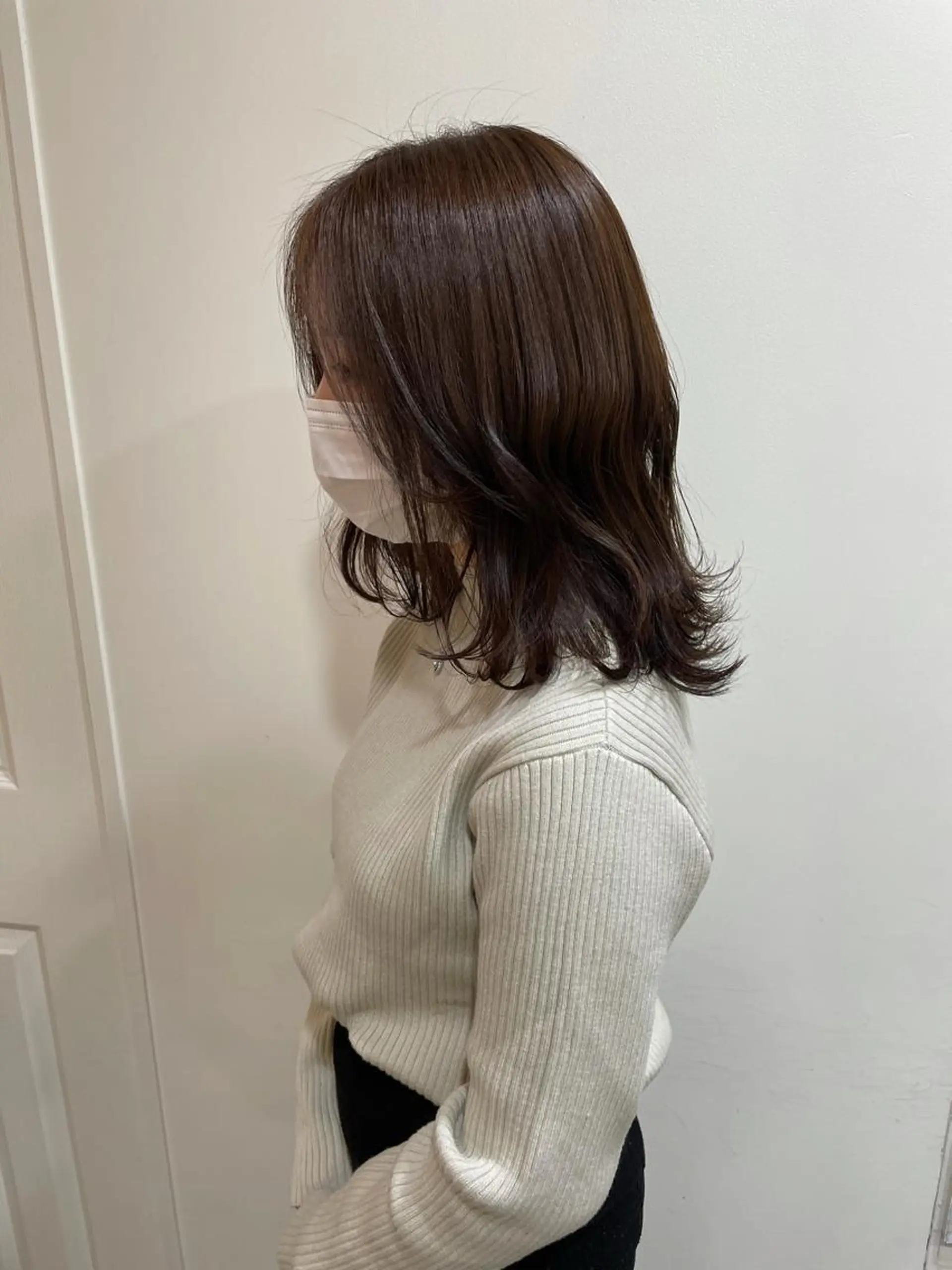 ミディアム カラー カット ヘアカラー トリートメント MIOベージュカラー 柔らかいカラーのヘアスタイル