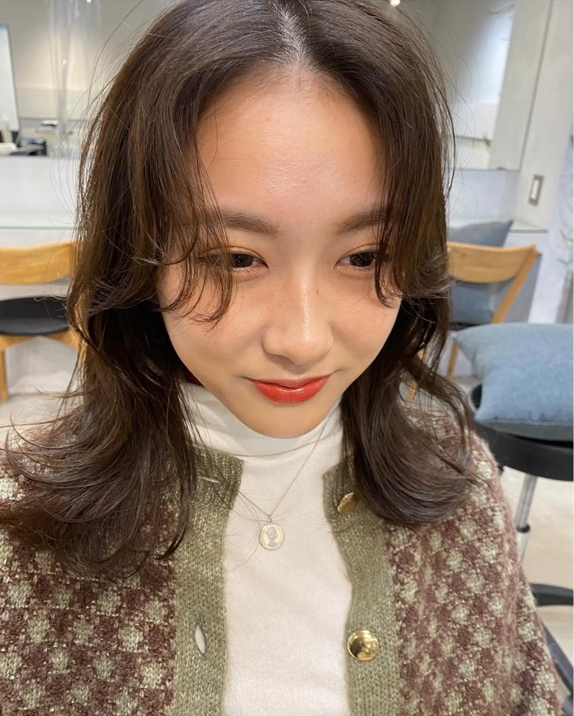 ミディアム カラー パーマ ミディアムパーマ くびれヘア レイヤーカット カット ヘアセット レイヤーカットのプロ 大人ヘア宮森貴志のヘアスタイル