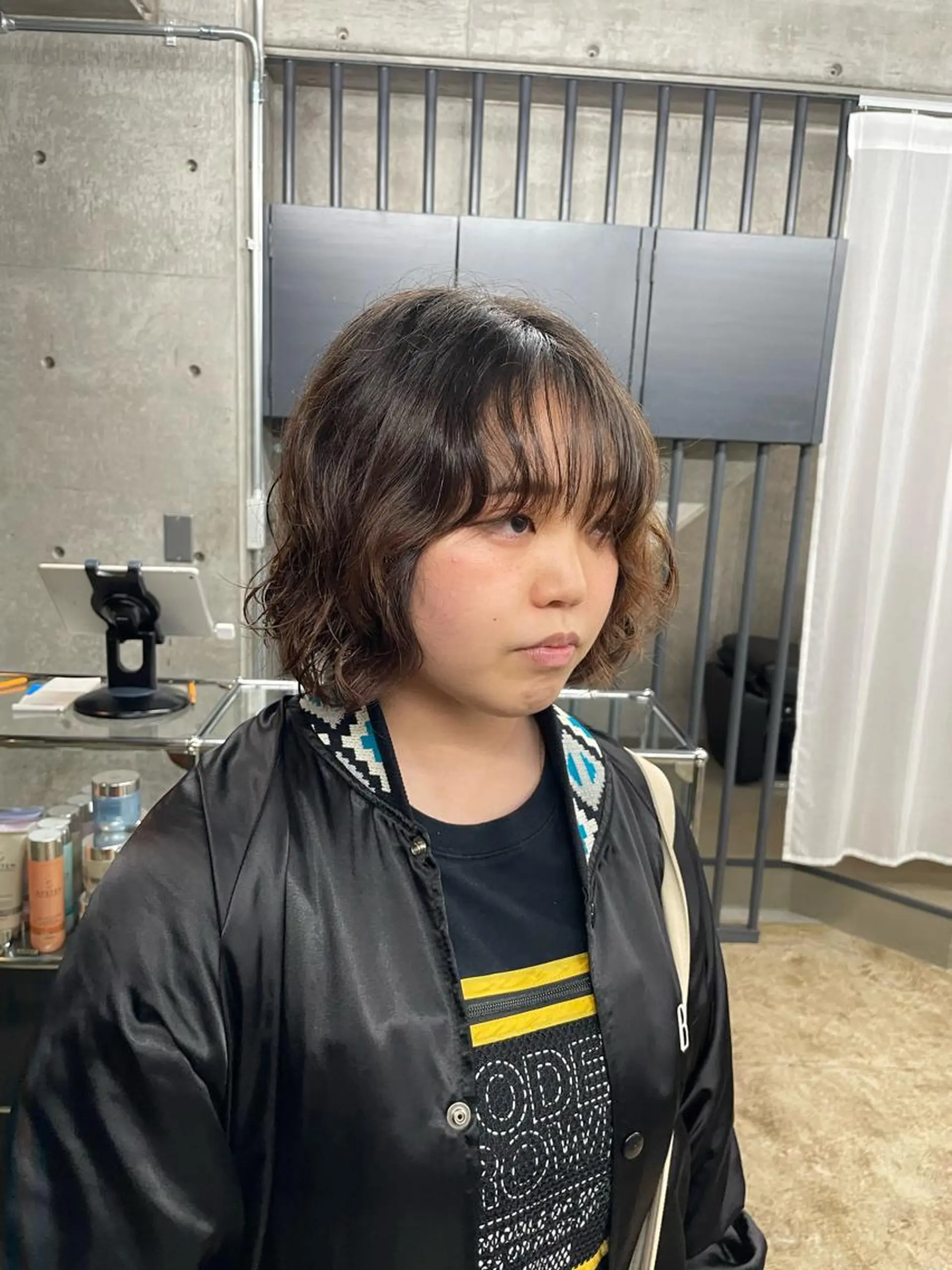 ミディアム パーマ ボブ/透明感カラー EMIRIのヘアスタイル