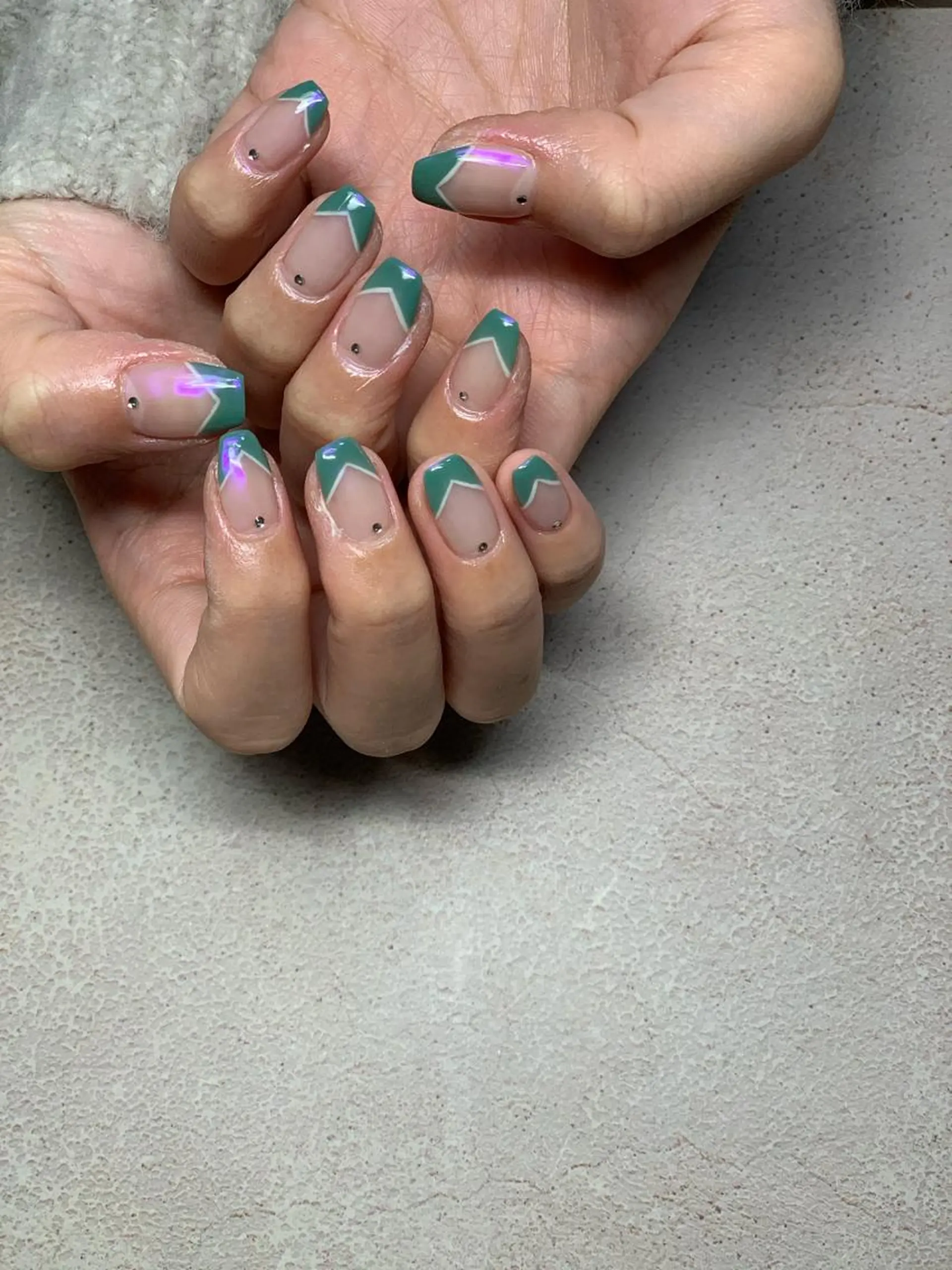 ネイル オーロラネイル フレンチネイル nail salon naroのエステ・リラクイメージ