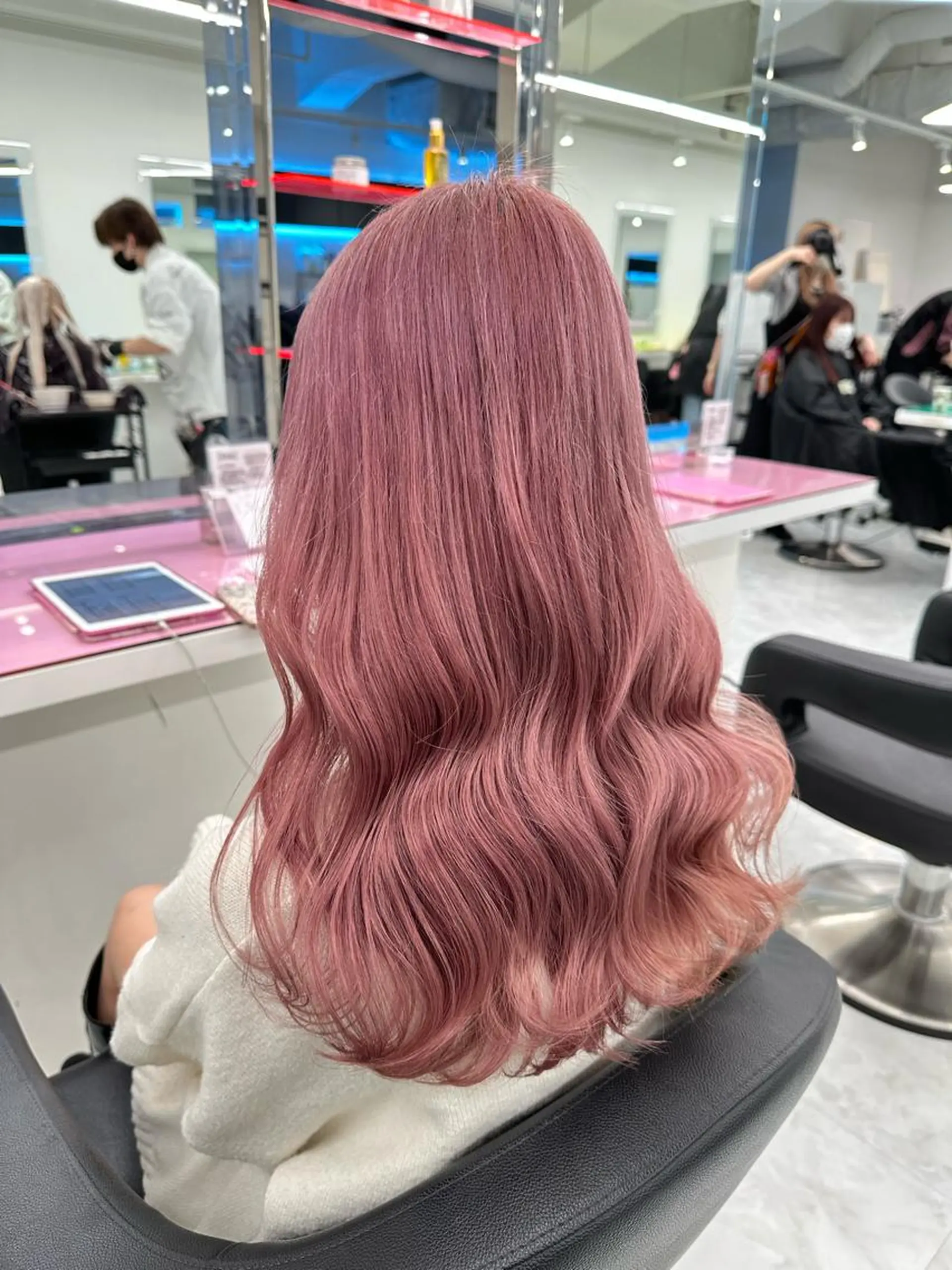 ロング カラー ピンクカラー ヘアカラー トリートメント ヘッドスパ ヘアセット 透明感/艶髪/💖 トレンドスタイル💖のヘアスタイル