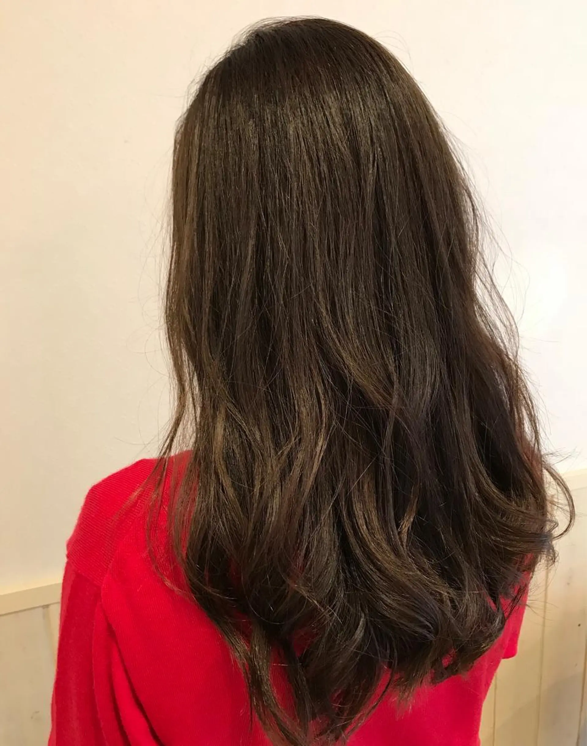 ロング カラー アッシュ 松島 涼花のヘアスタイル