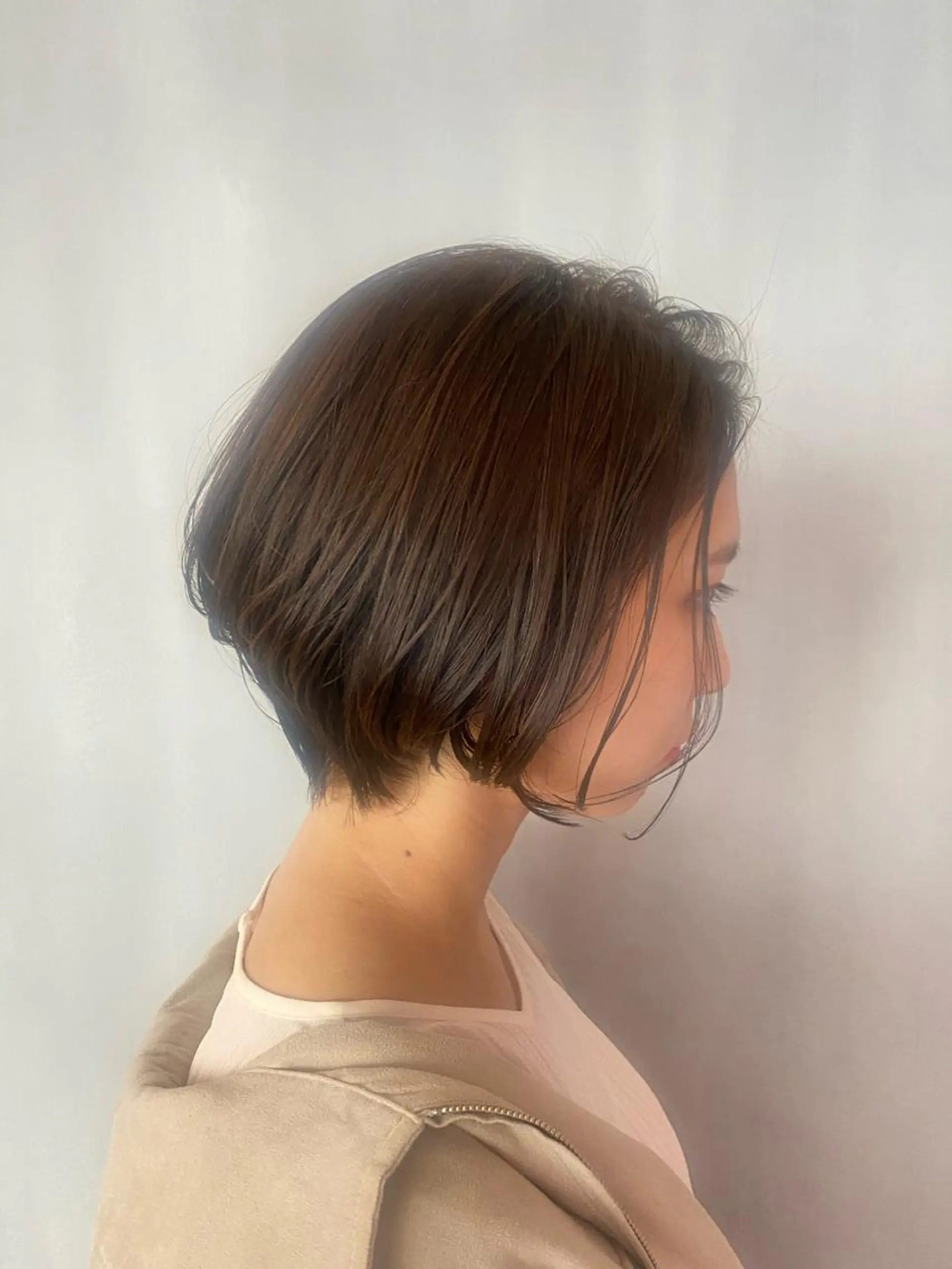 ショート カット ヘアカラー トリートメント オーストヘアージジ所属・TAI透明カラー 柔らかい縮毛矯正のヘアスタイル