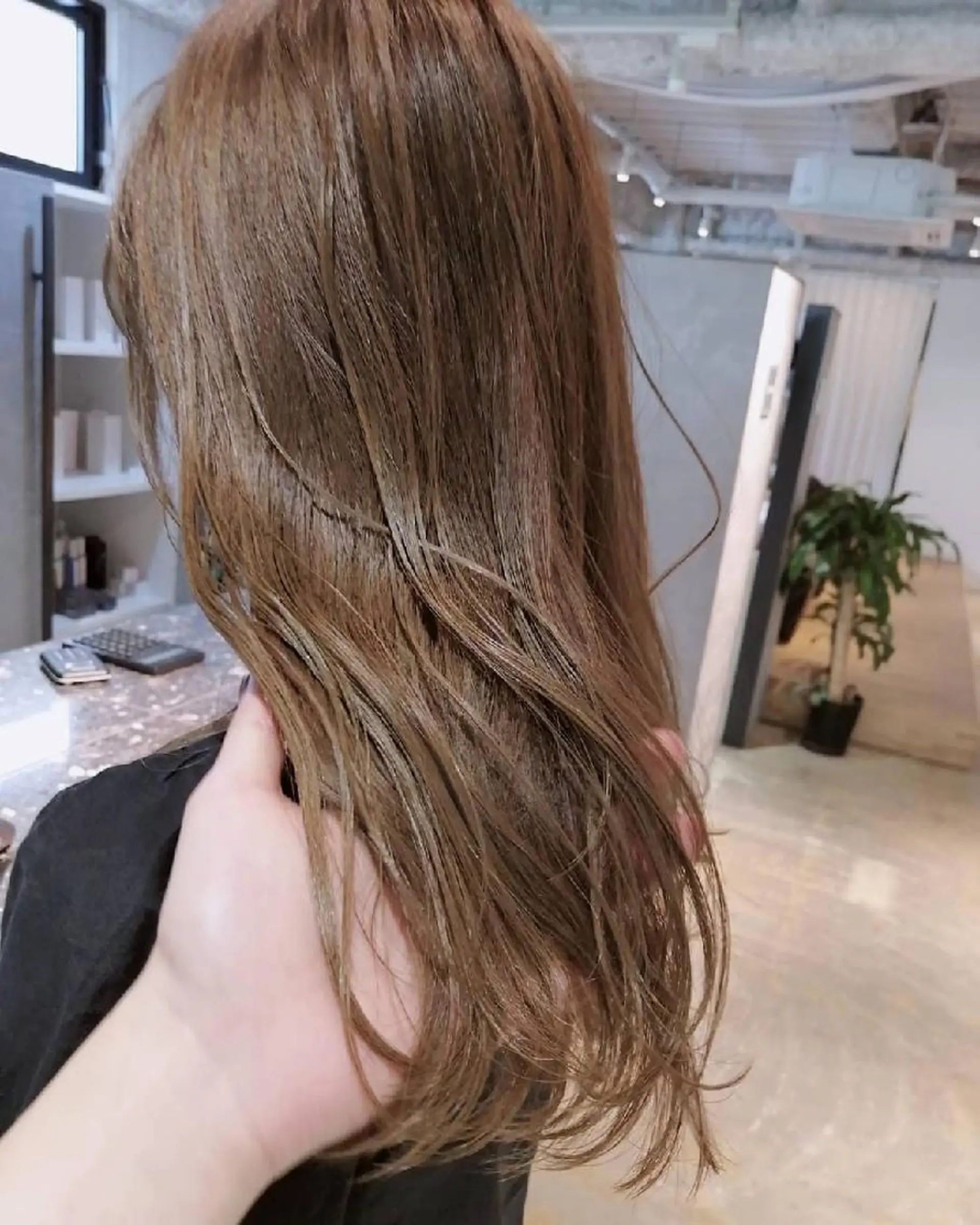 ミディアム カット ヘアカラー トリートメント 美髪矯正/艶カラー ボブ/栄/鐘ヶ江純也のヘアスタイル