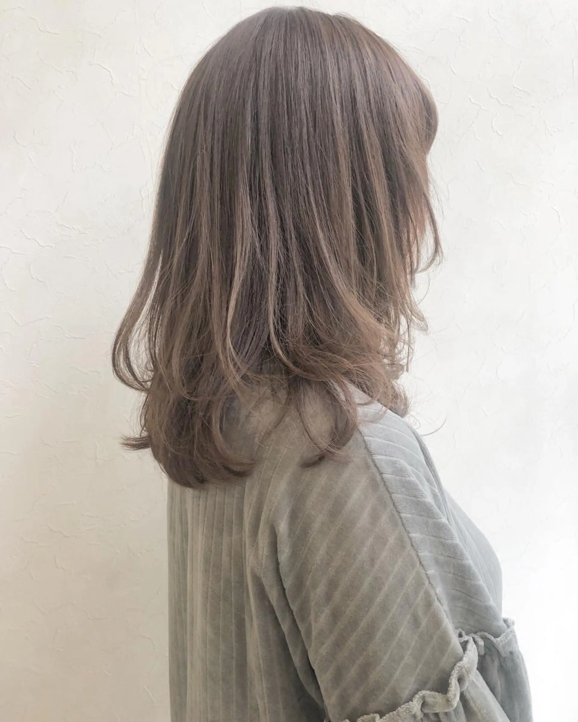セミロング カラー nakahara madokaのヘアスタイル
