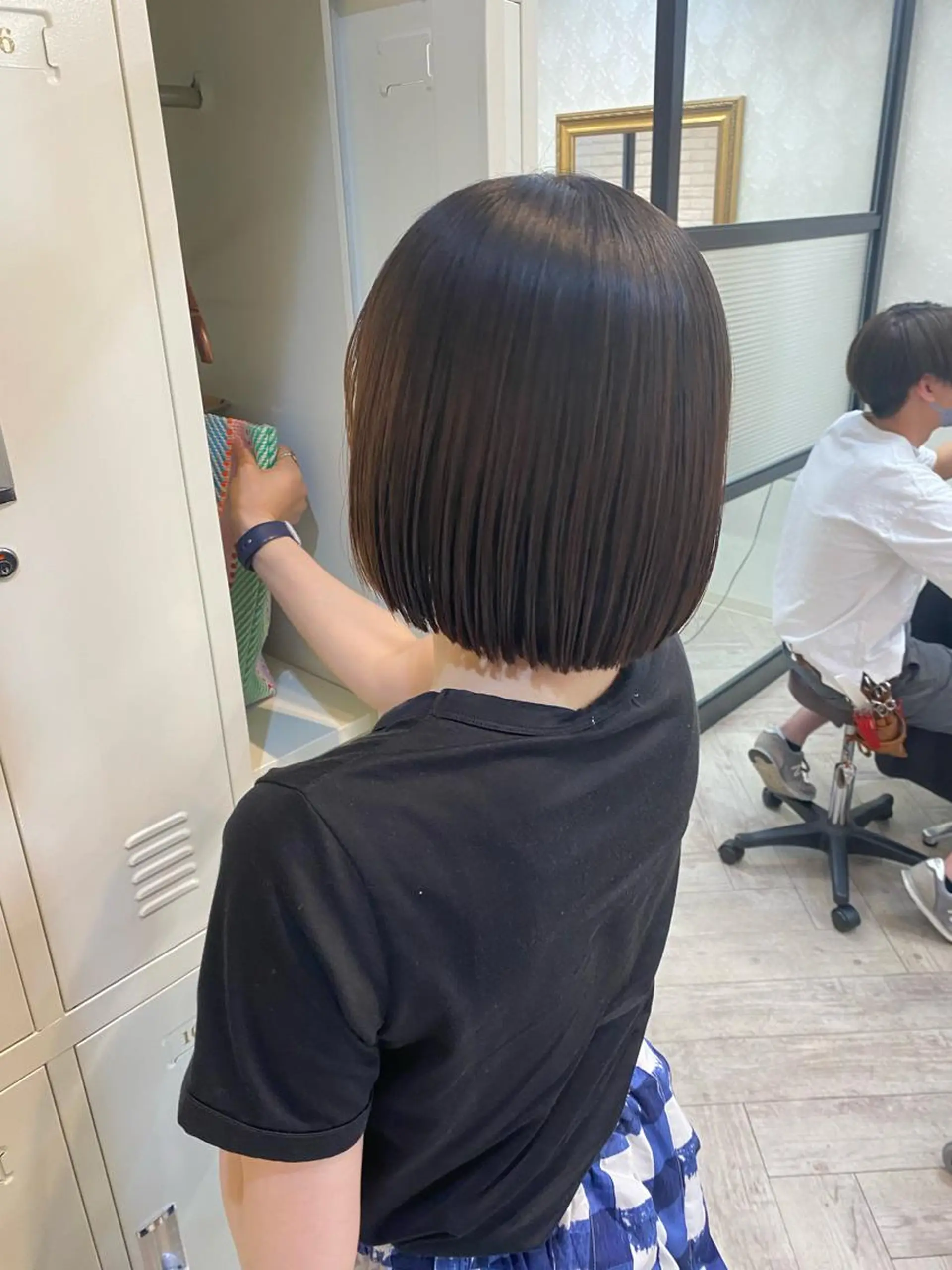 ミディアム 切りっぱなしボブ ボブ 縮毛矯正 ココロ☀️ CLUTCH天王寺店のヘアスタイル