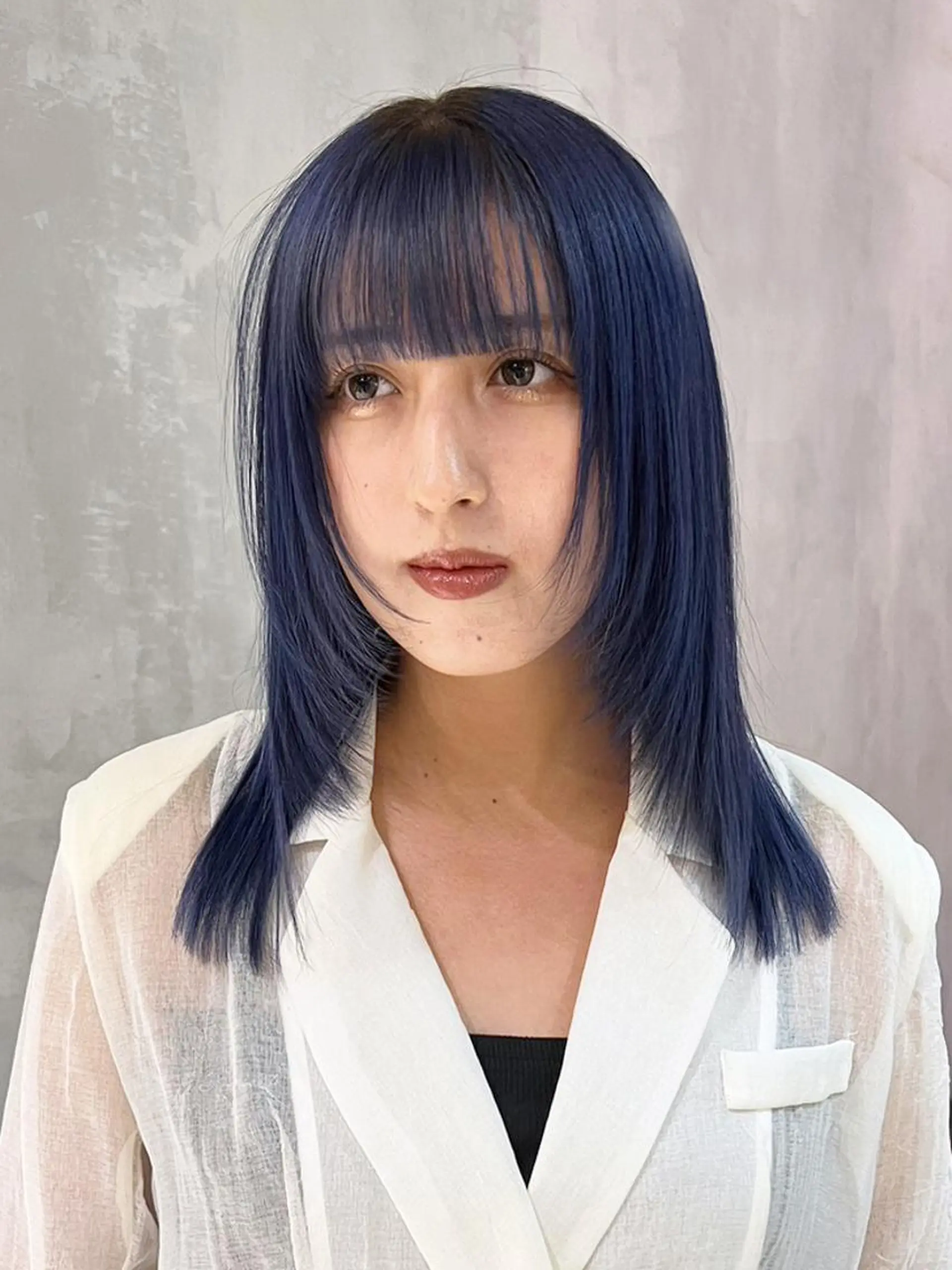 カラー セミロング ブルーカラー 顔まわりレイヤー レイヤーカット カット ヘアカラー トリートメント ITbyALBUM 中野店のヘアスタイル