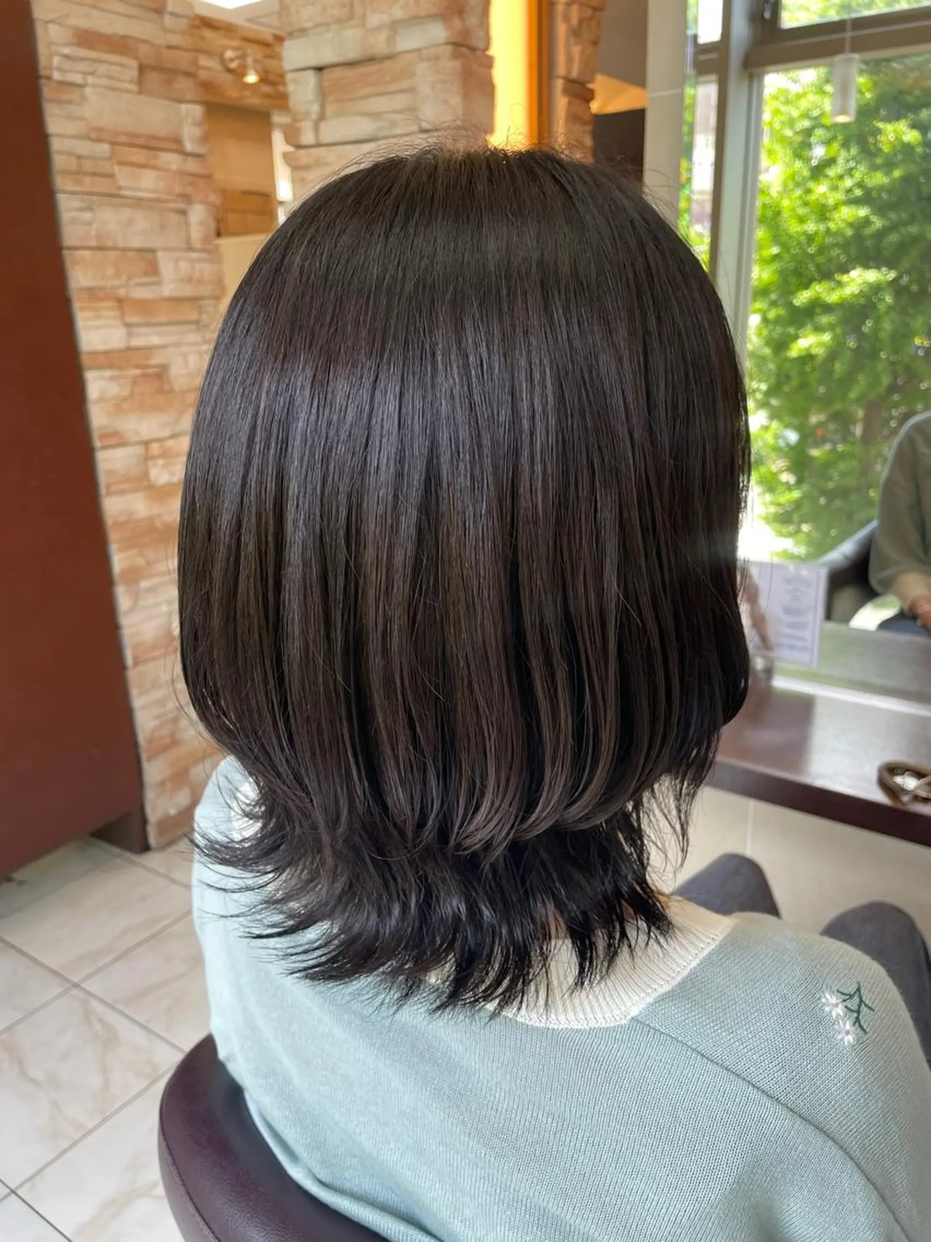 ミディアム ウルフカット 垢抜け透明感カラー 🌻篠崎梓🌻のヘアスタイル