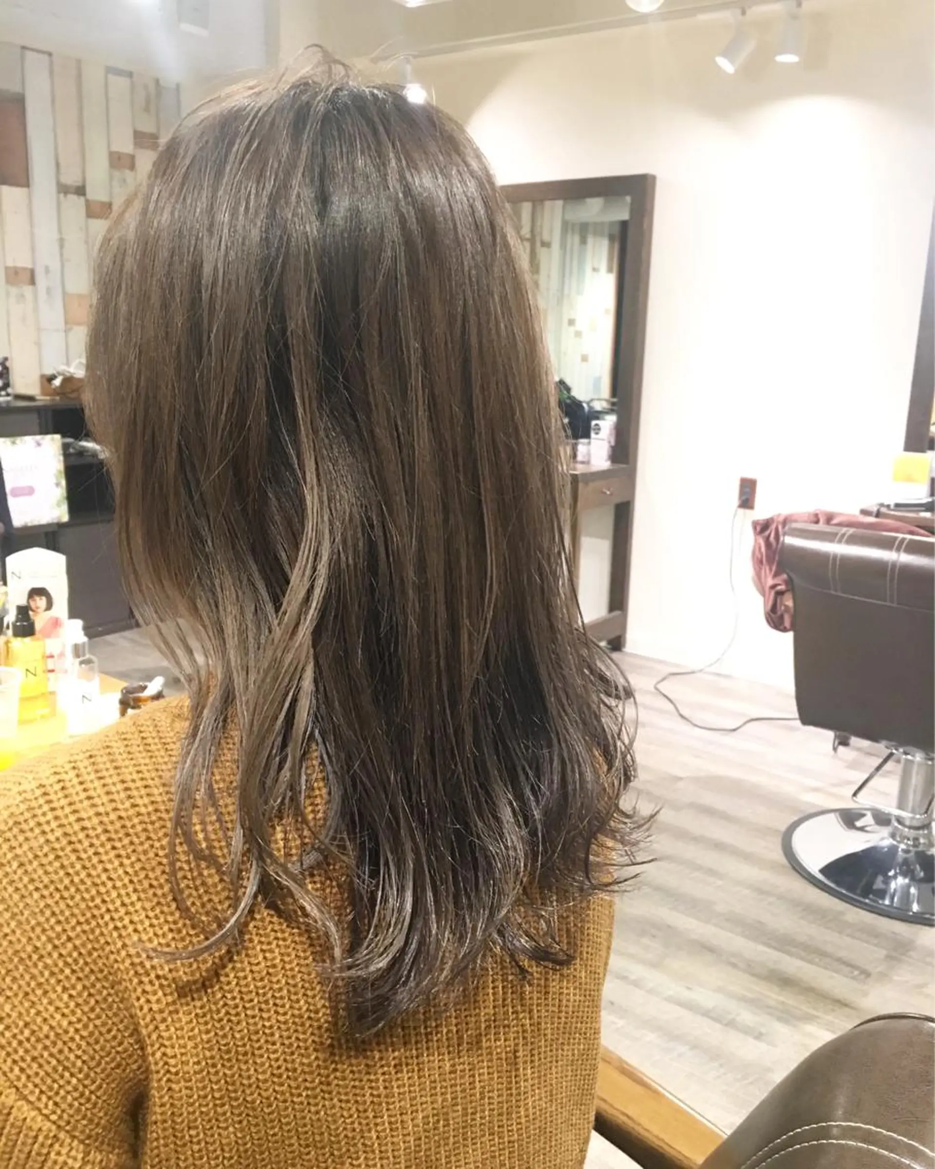 ミディアム レイヤーカット 牧野 ちおりのヘアスタイル