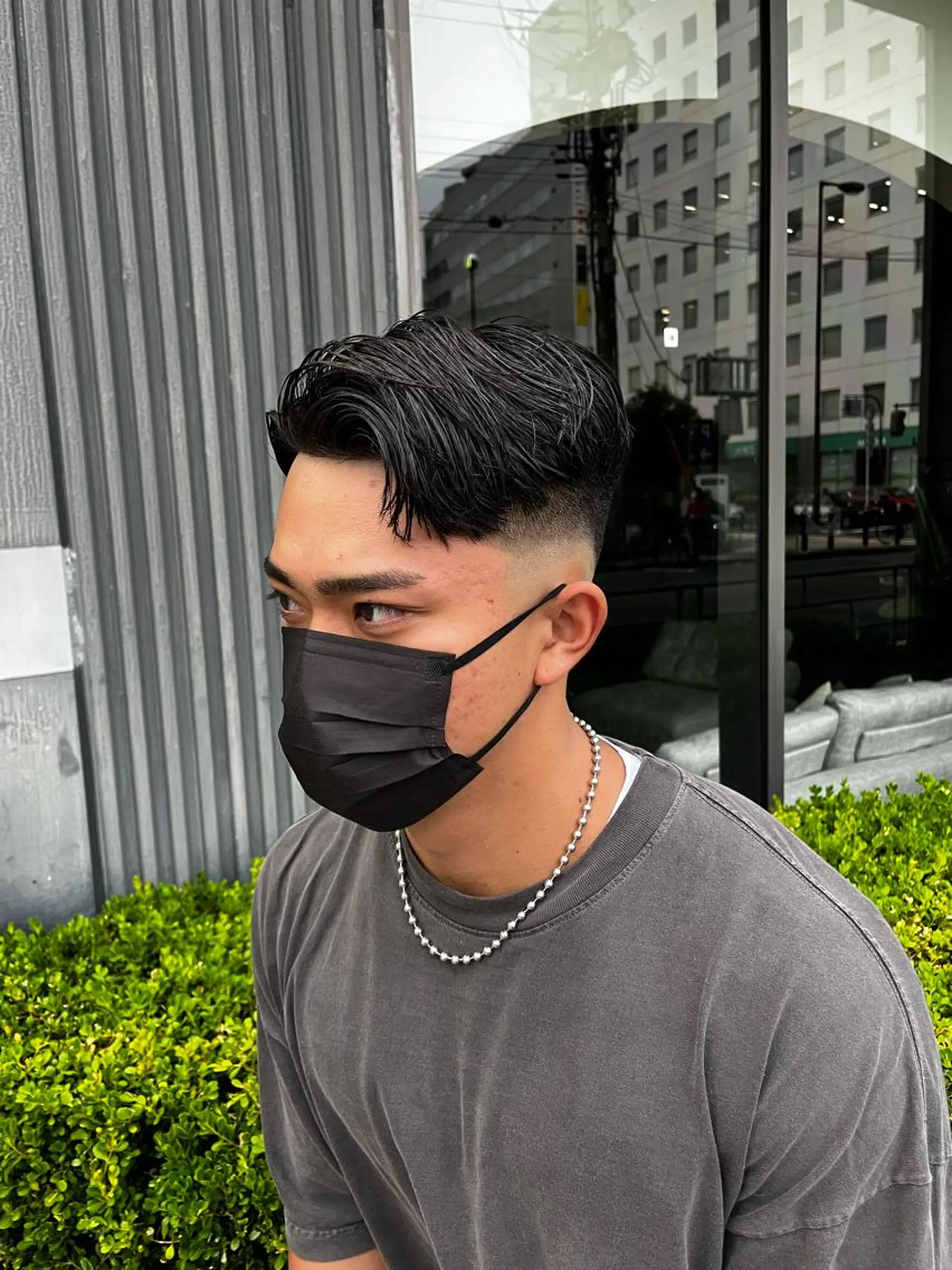 ショート メンズ フェードカット メンズハイトーン メンズパーマ &CREW スタッフのヘアスタイル